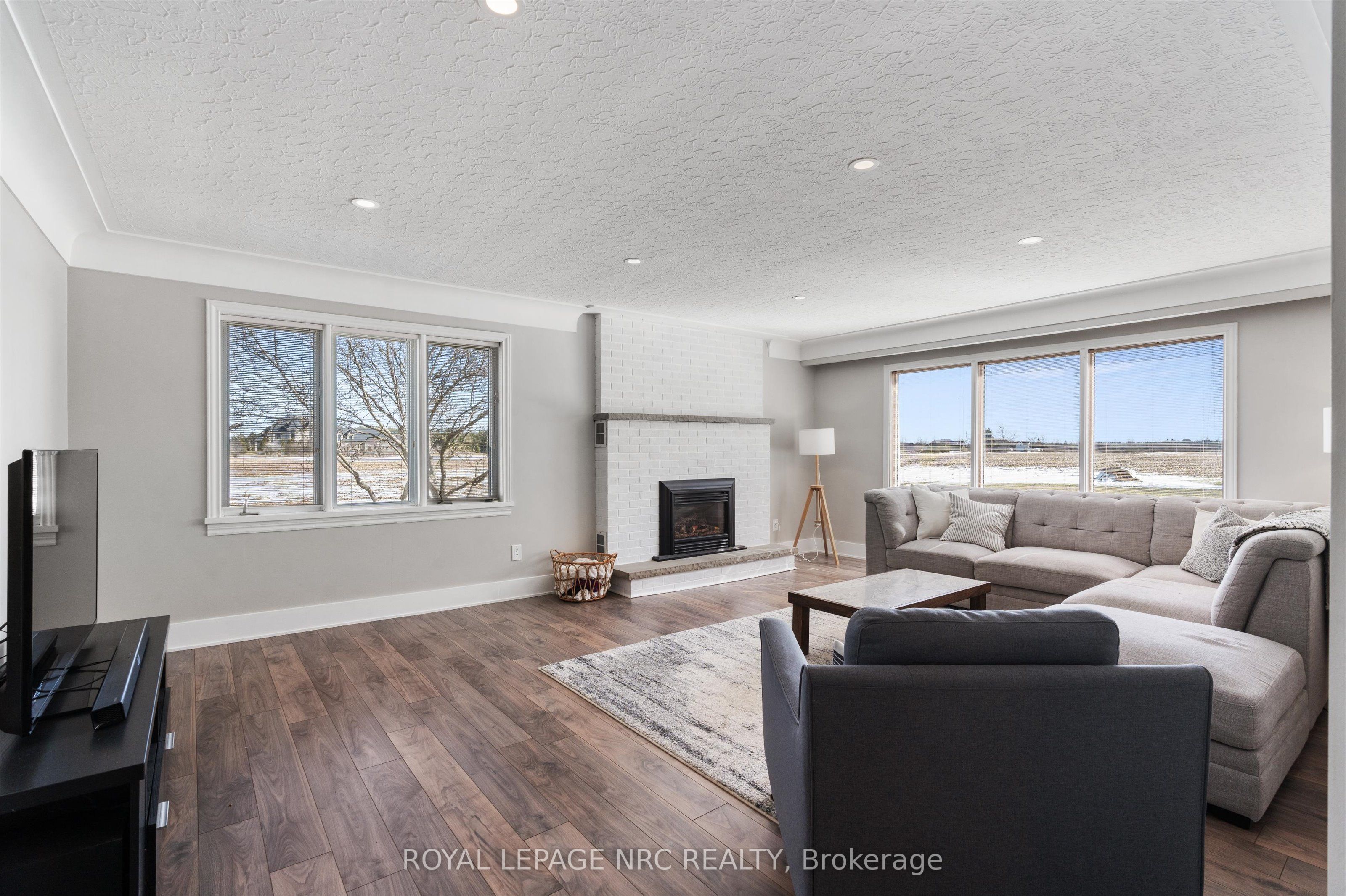 322 Foss Road Property Photo 15