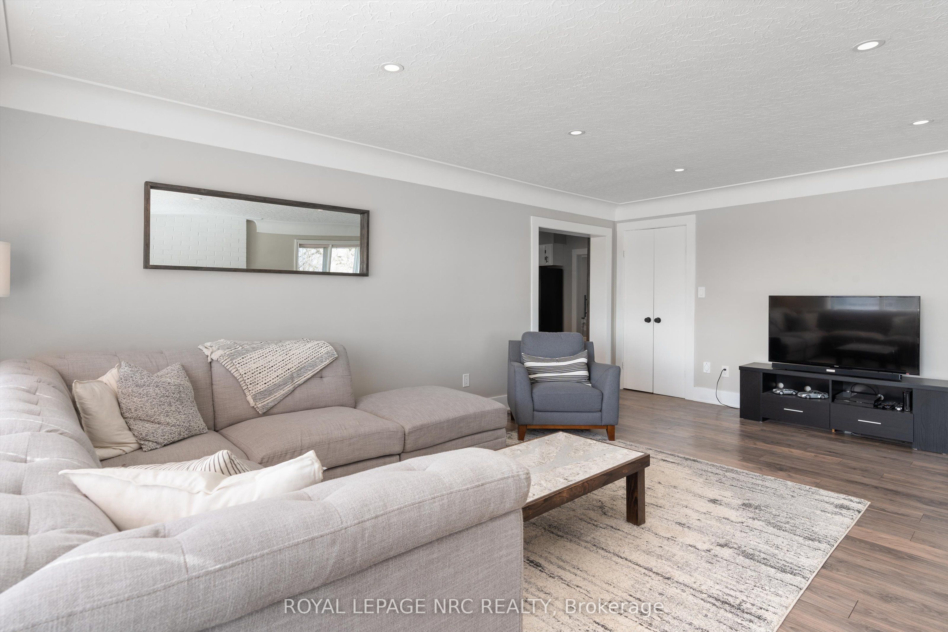 322 Foss Road Property Photo 16