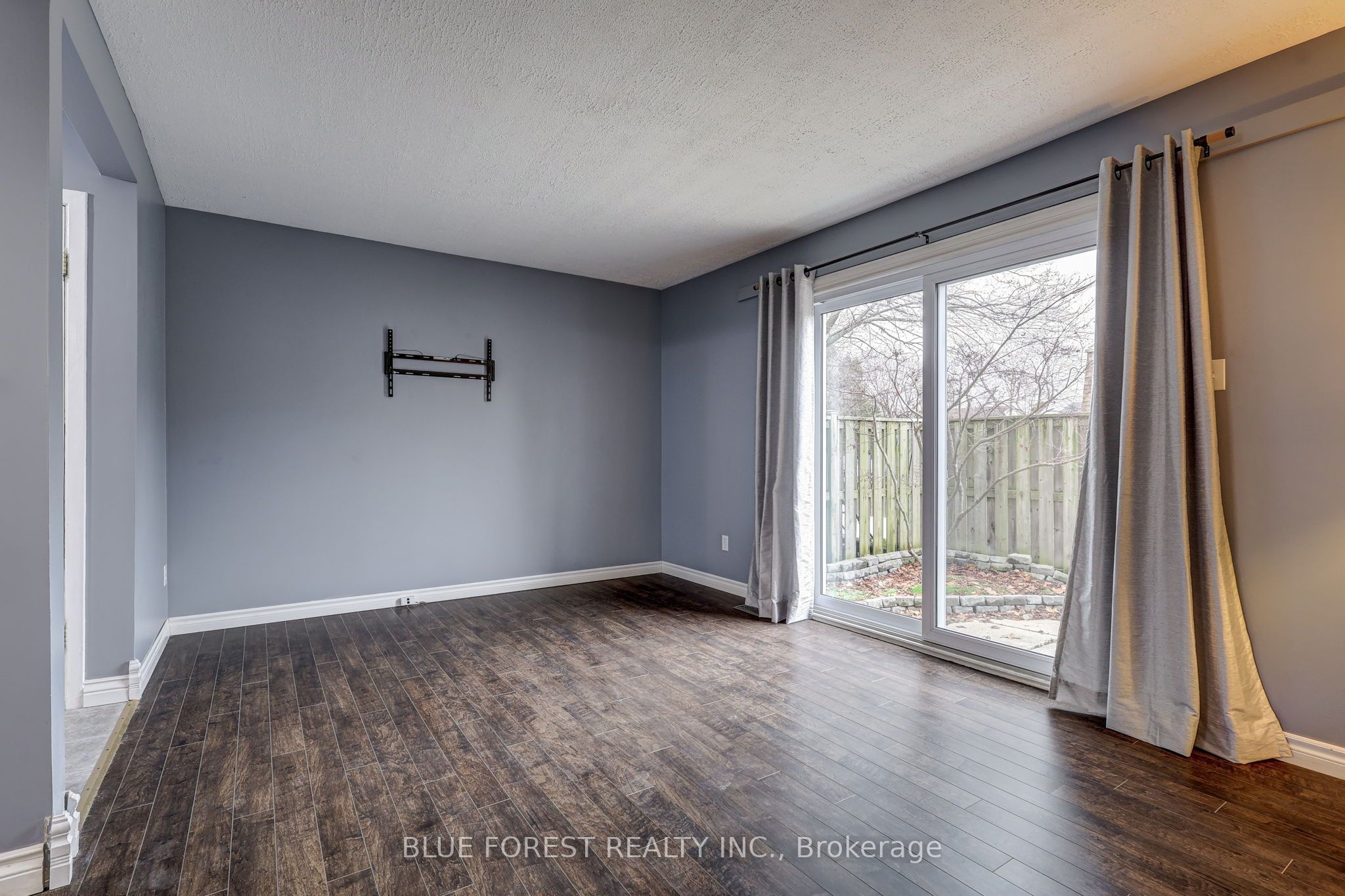 #30 - 775 Osgoode Drive Property Photo 18