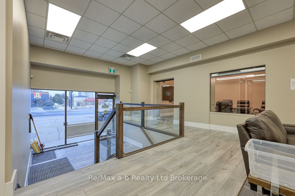 677 Dundas Street Property Photo 10