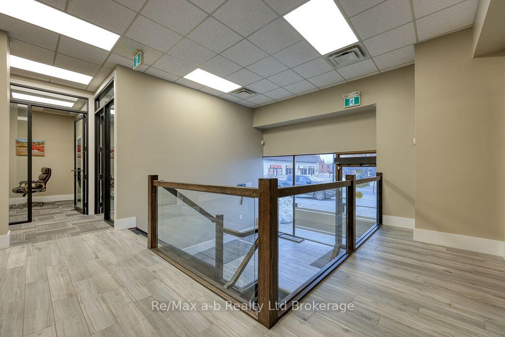 677 Dundas Street Property Photo 11