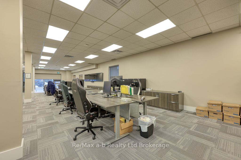 677 Dundas Street Property Photo 19