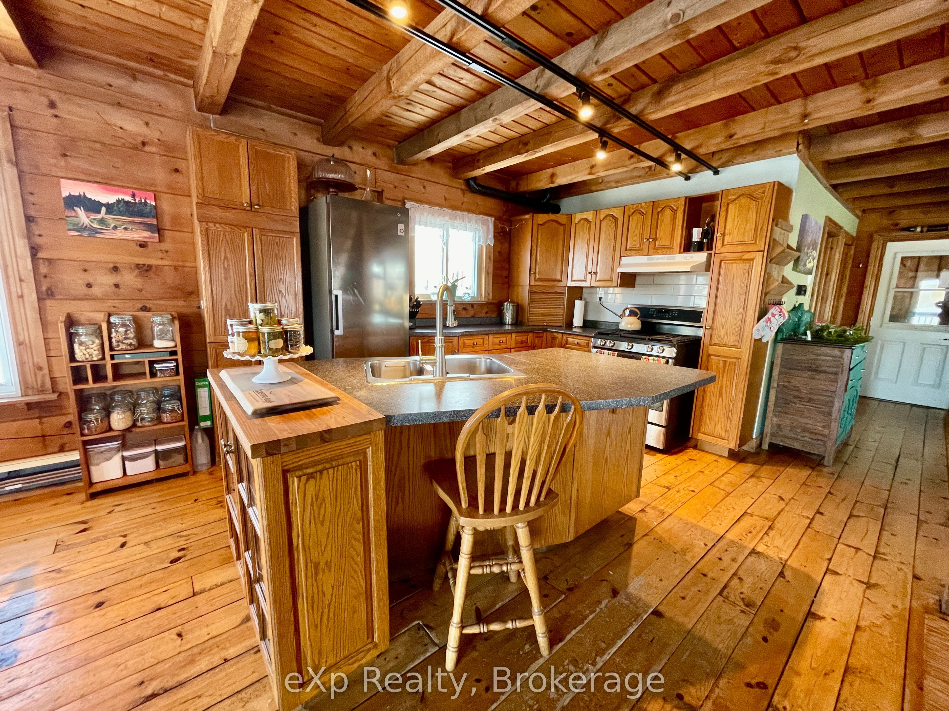 344022 North Line Property Photo 8