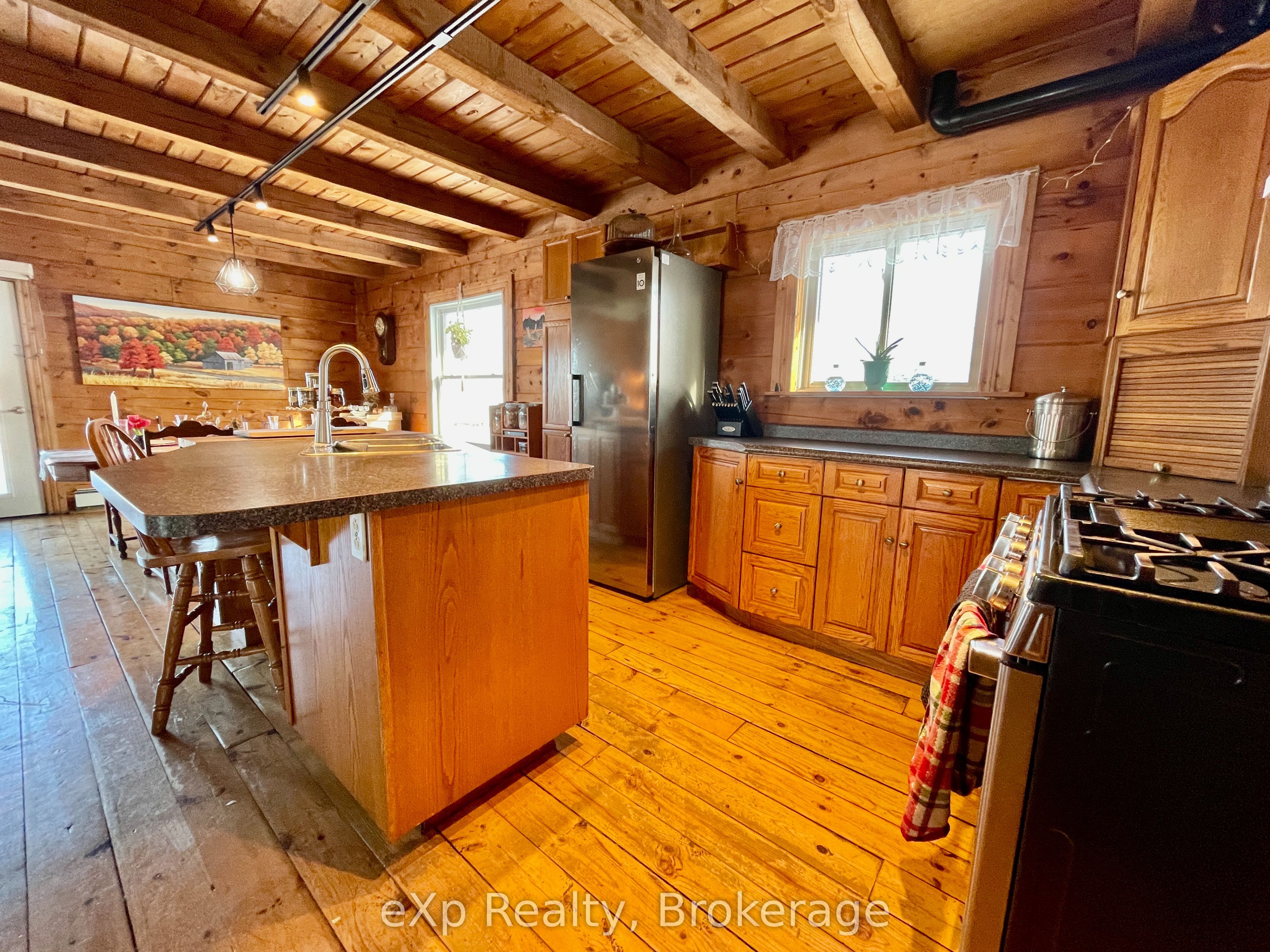 344022 North Line Property Photo 9