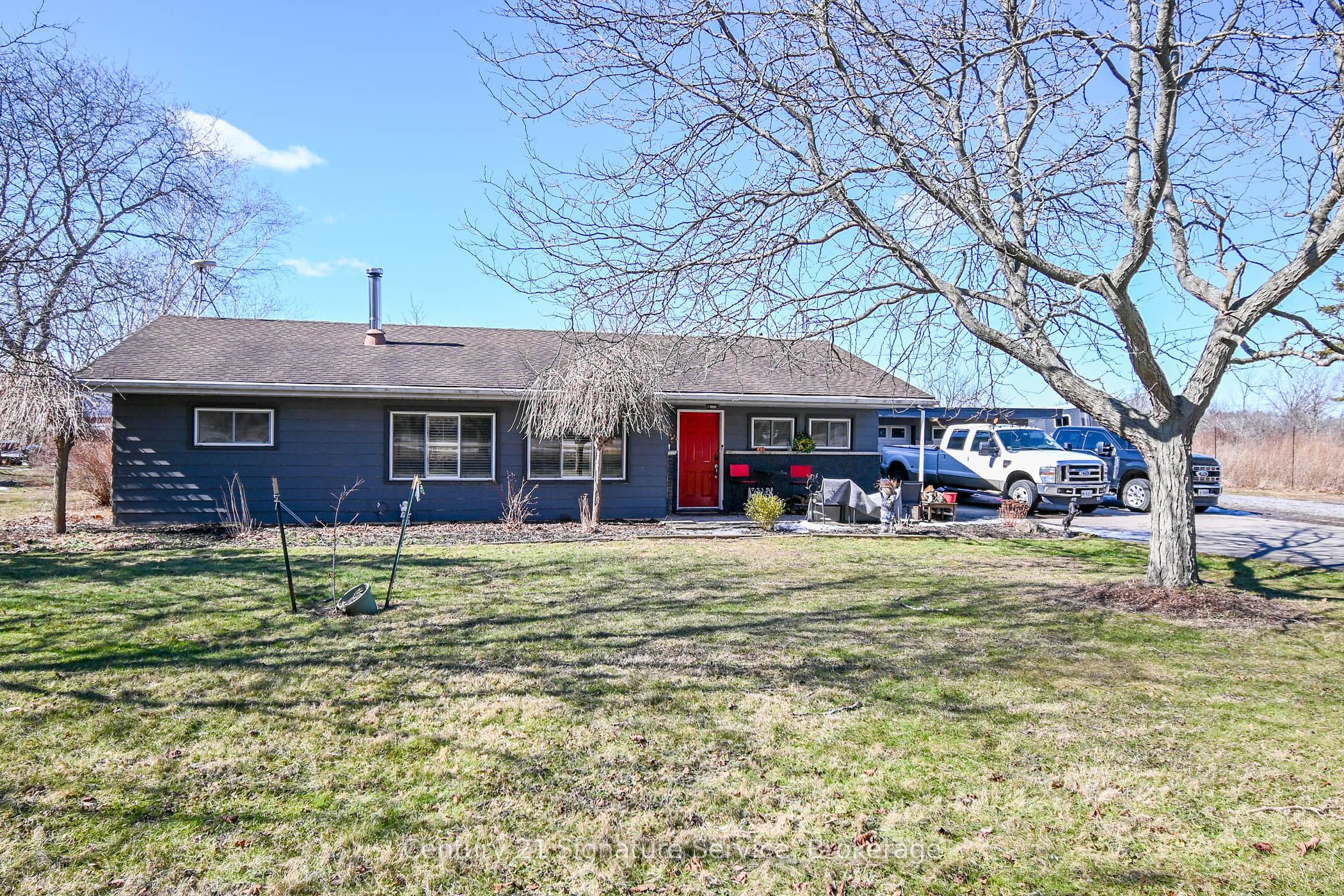 752 Empire Rd Property Photo 1
