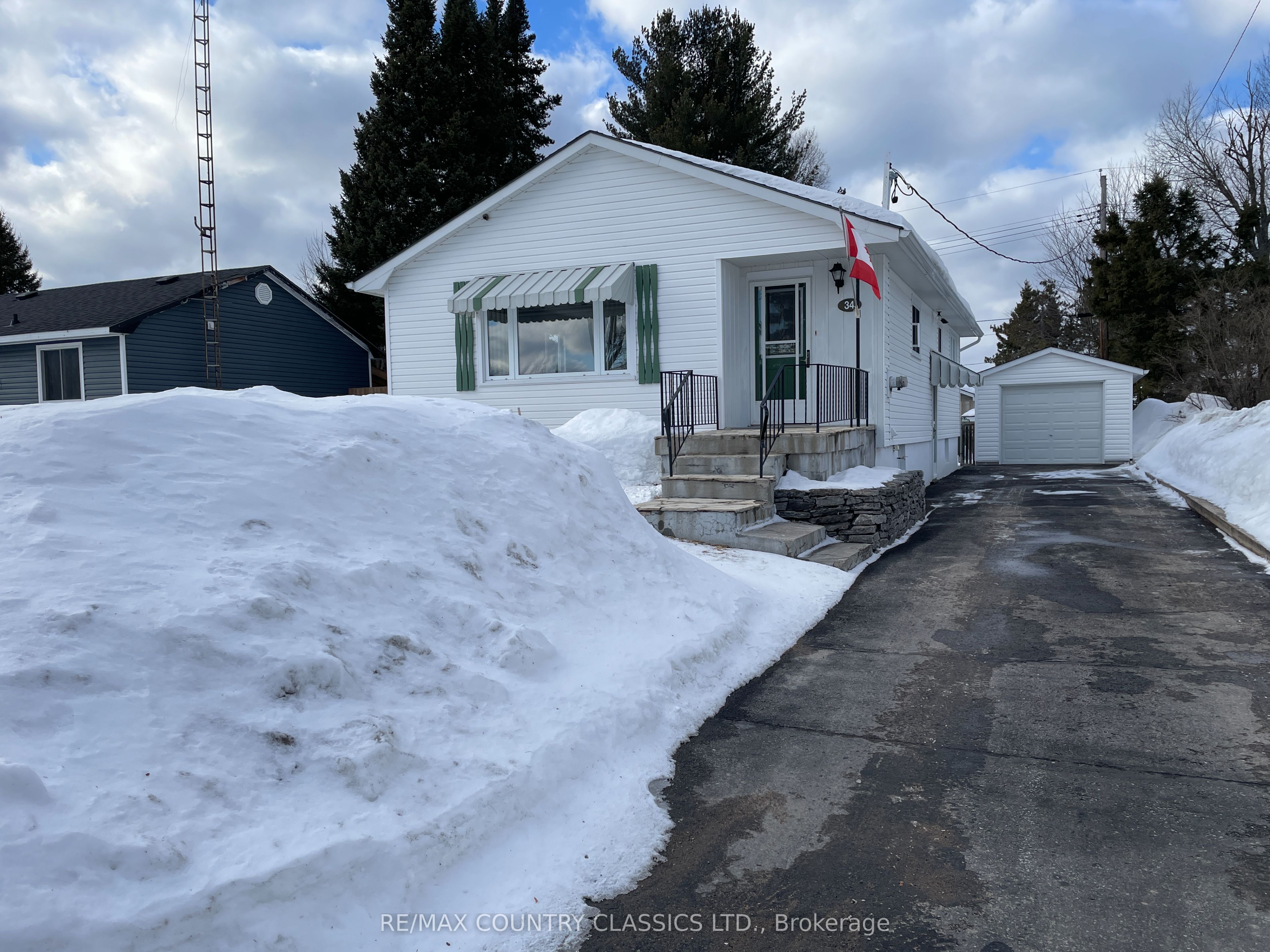 34 Great Oak Street Property Photo