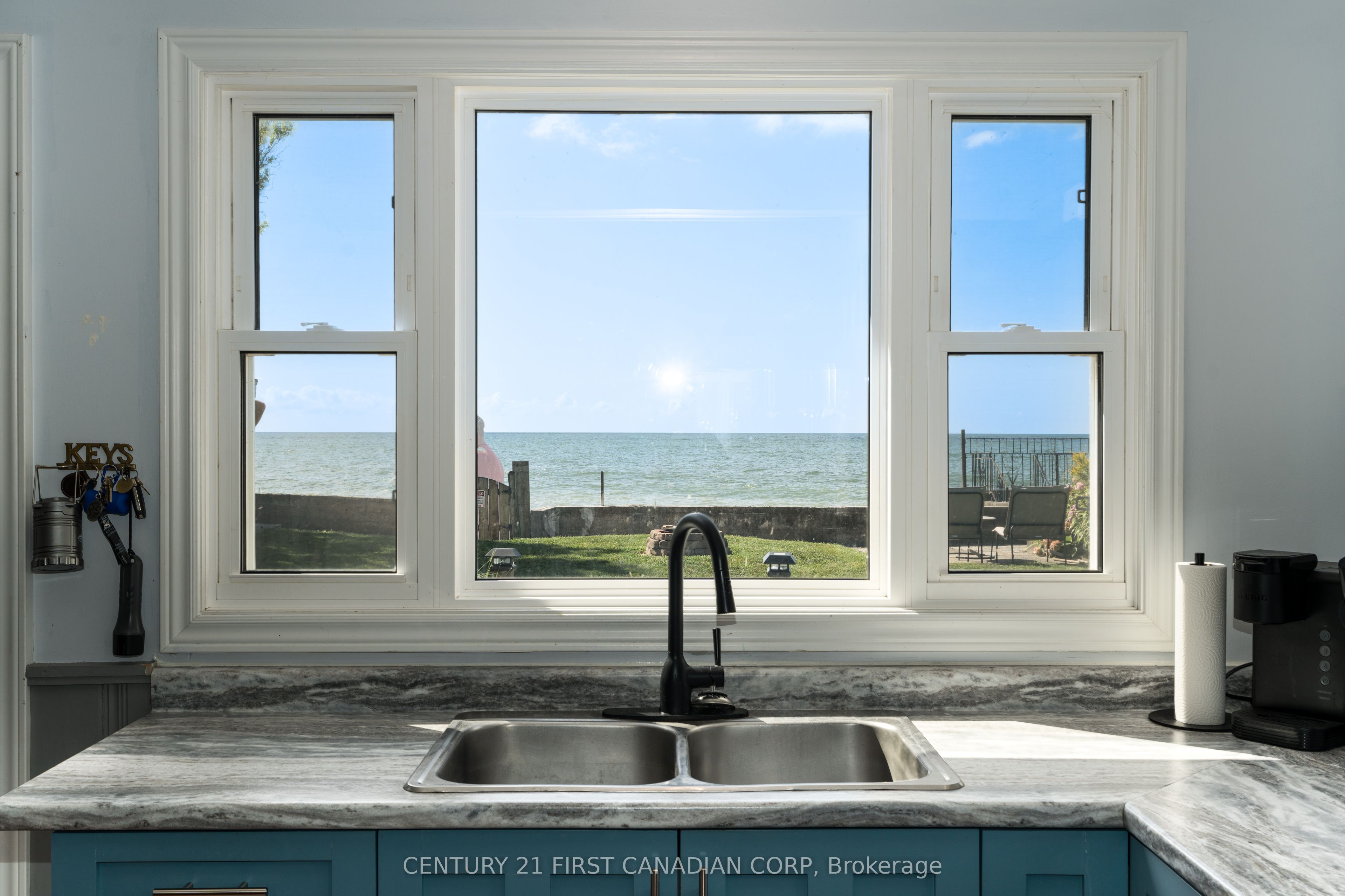18512 Erie Shore Drive S Property Photo 10