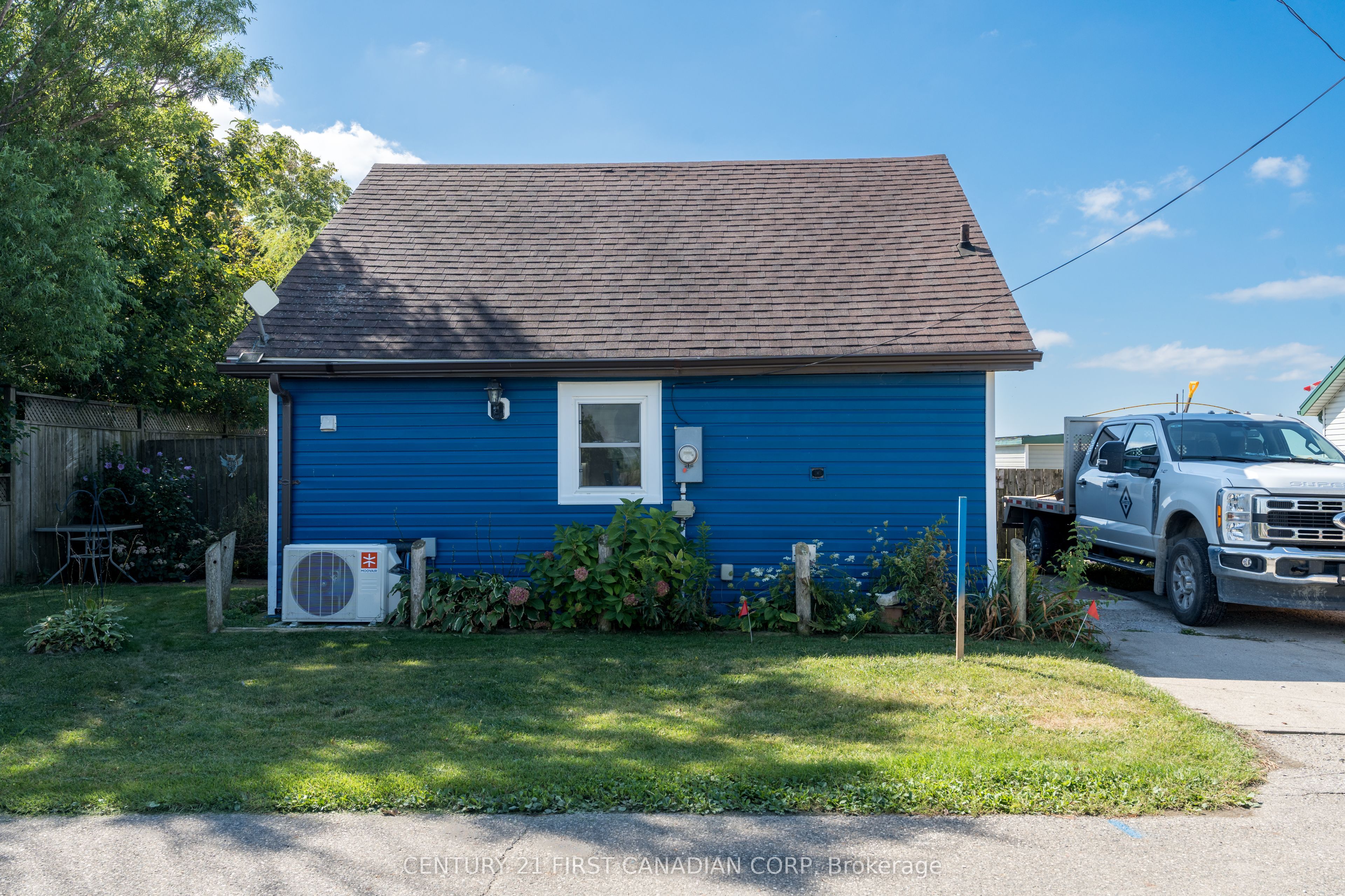 18512 Erie Shore Drive S Property Photo 15