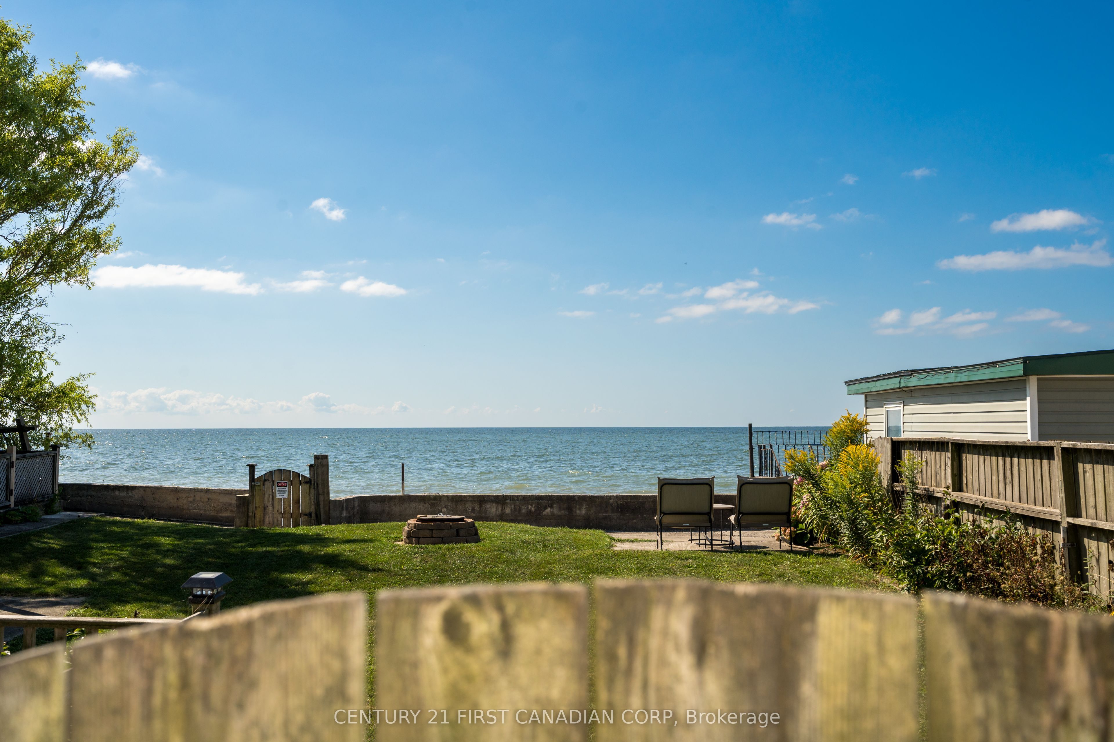 18512 Erie Shore Drive S Property Photo 16