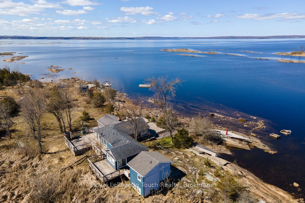 2 Island 130 N/a Property Photo 1