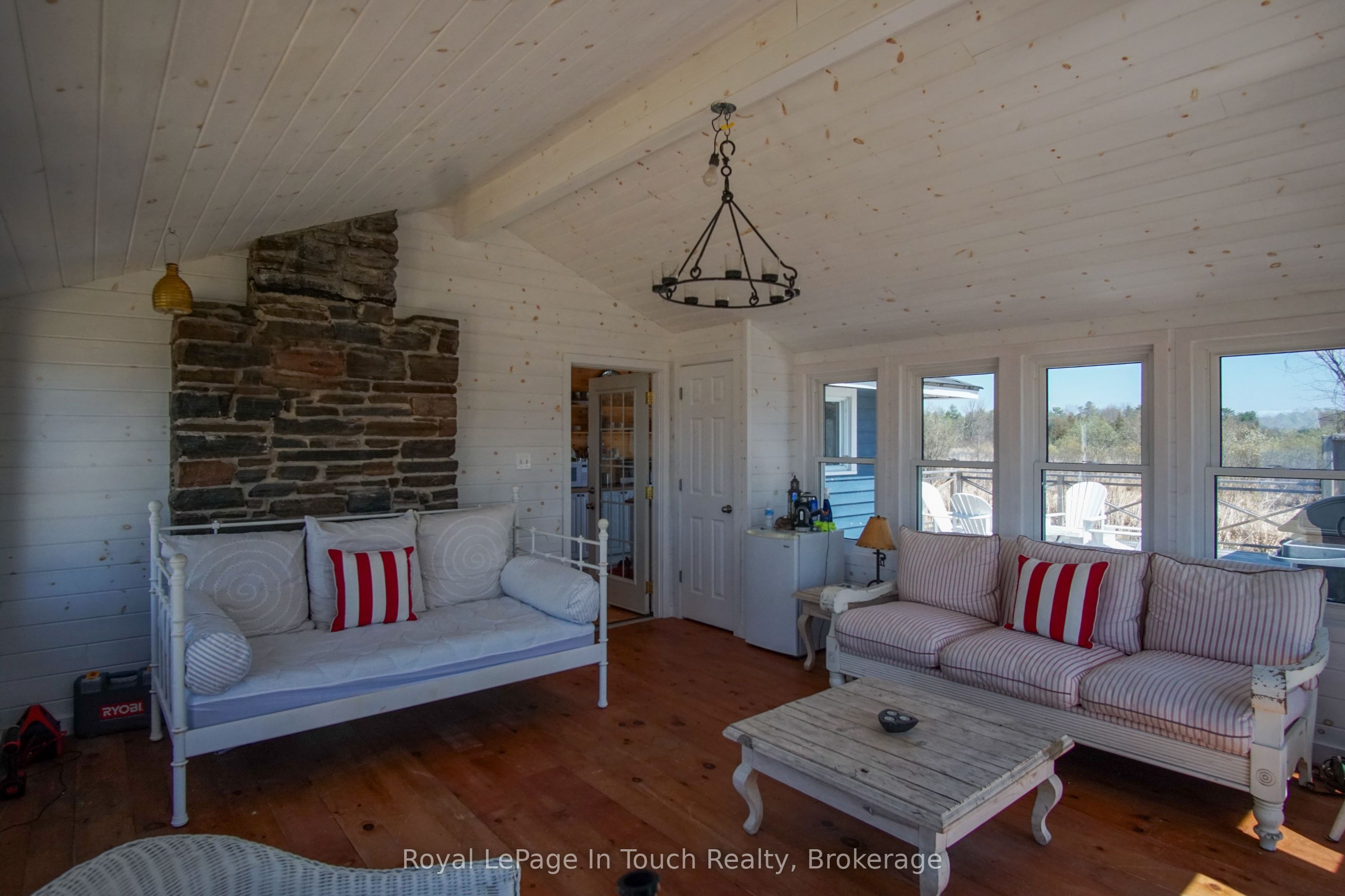 2 Island 130 N/a Property Photo 6