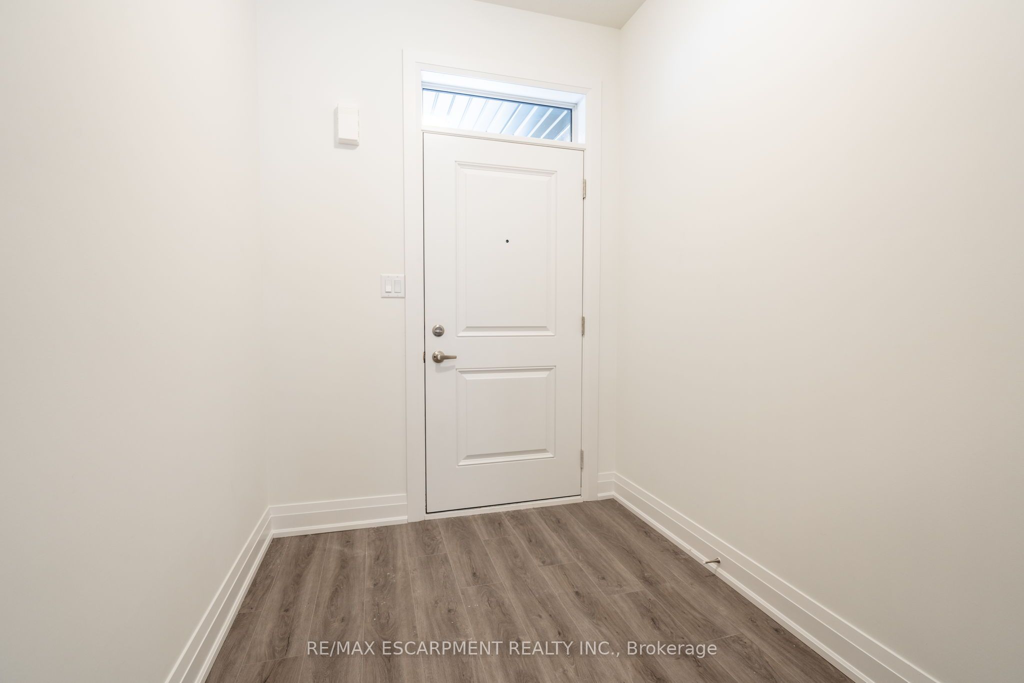 16 Clear Valley Lane Property Photo 2