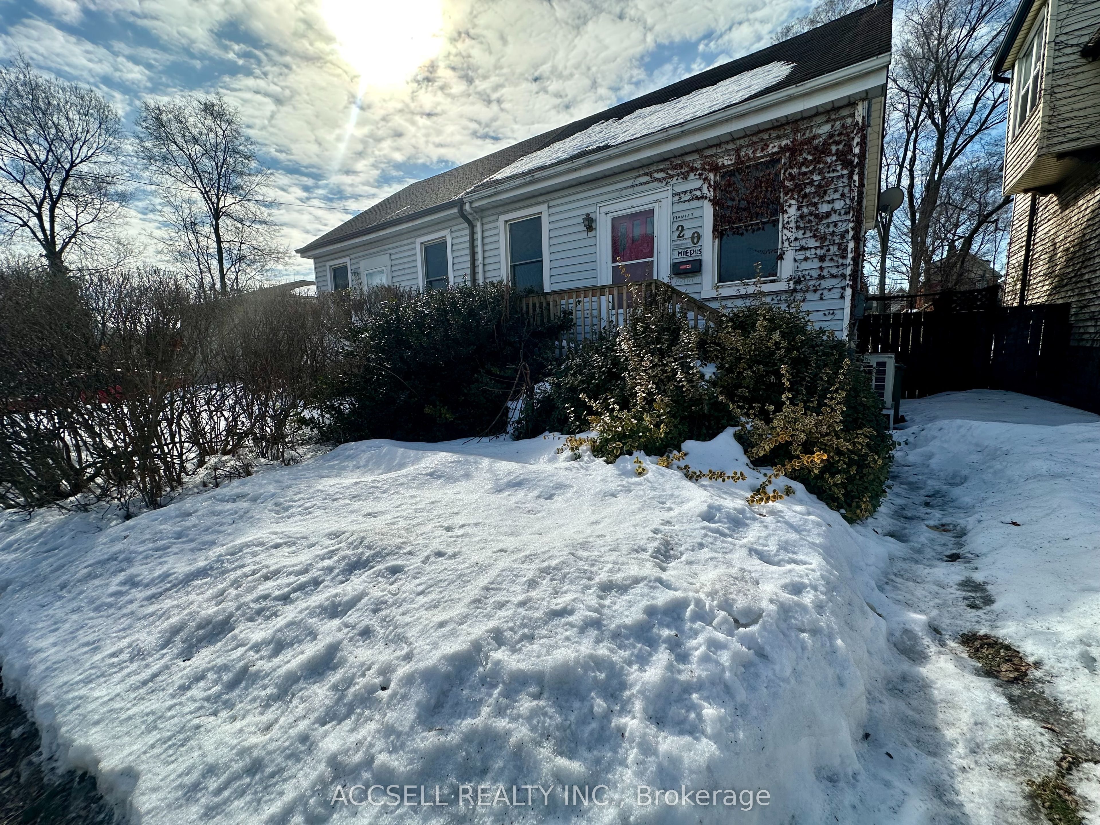 20 Hill Street Property Photo 1