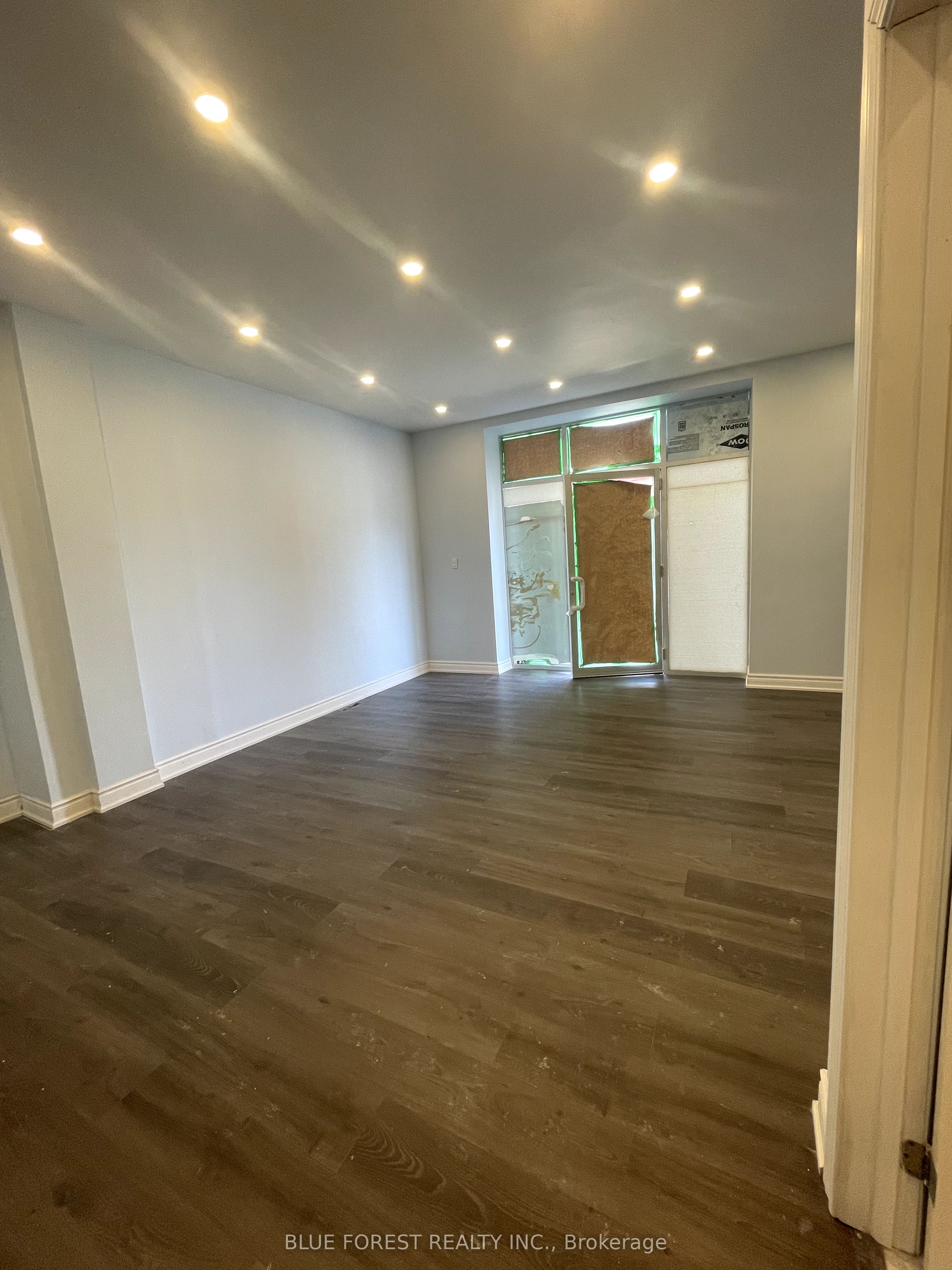 577 Dundas Street Property Photo 5