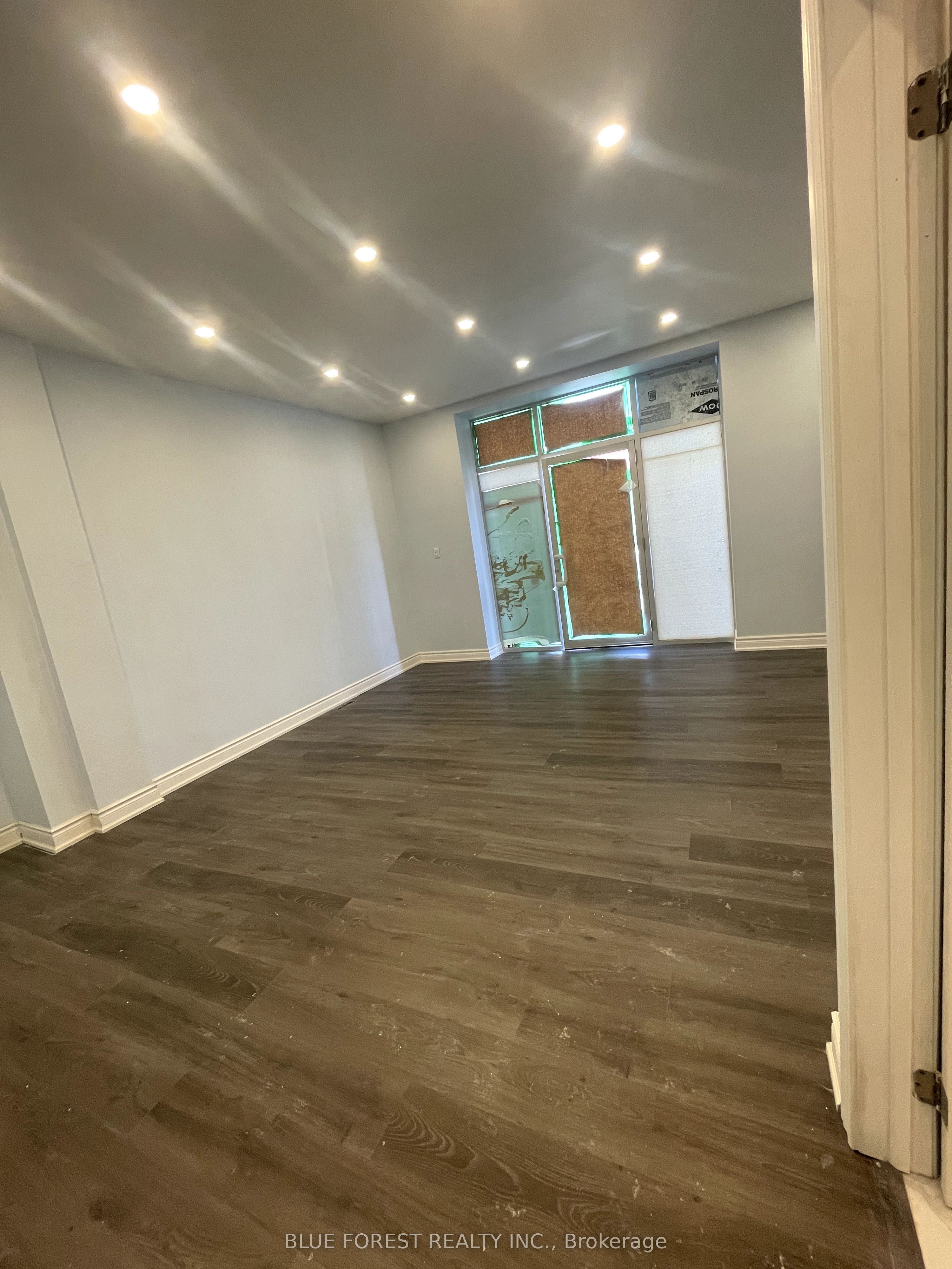 577 Dundas Street Property Photo 6