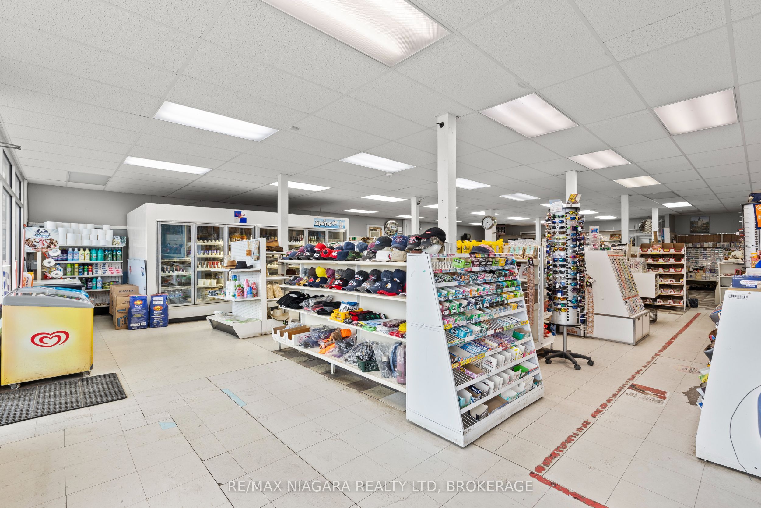1530 Niagara Stone Road Property Photo 8