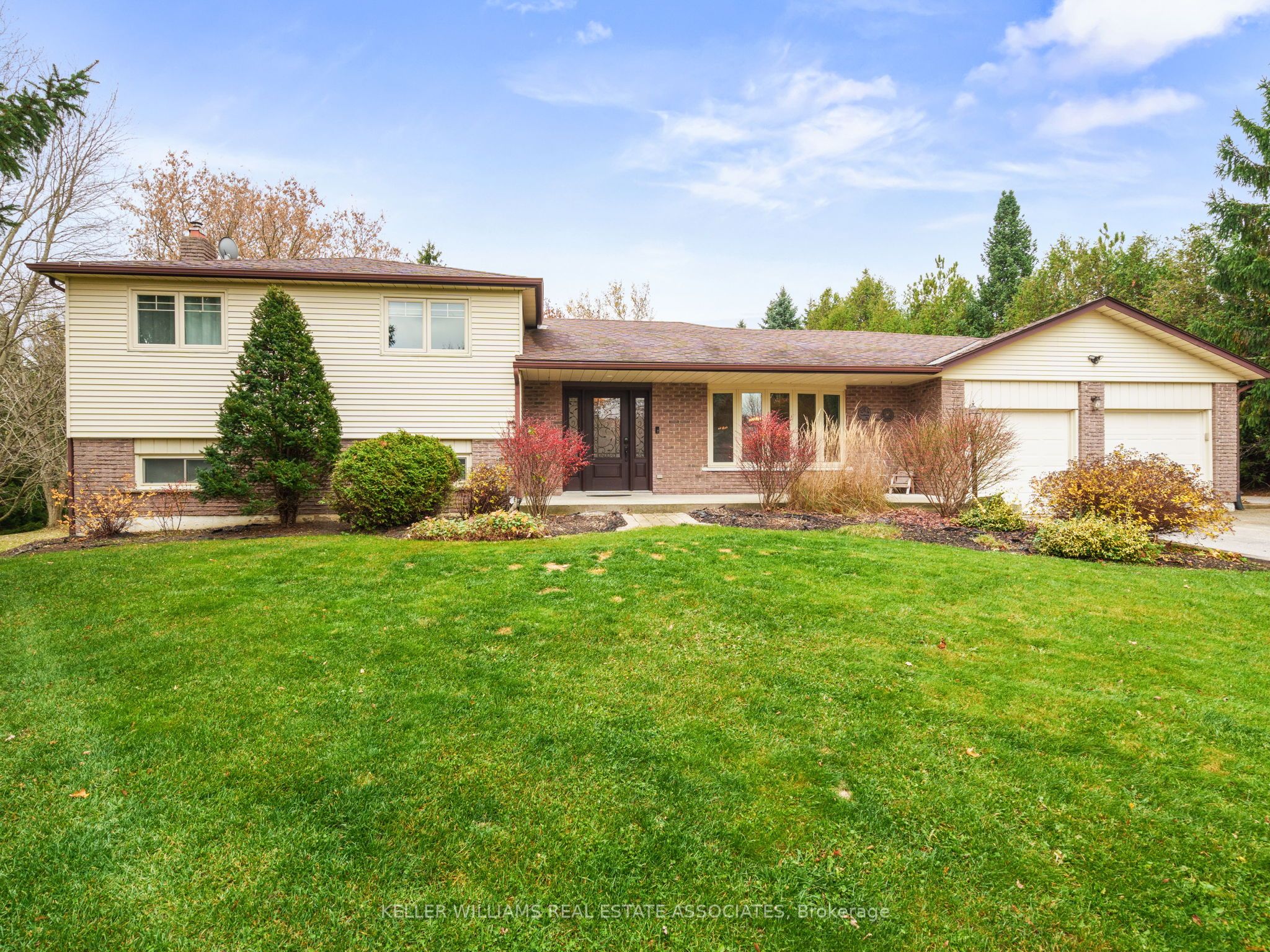 18 Mckibbon Ave Property Photo