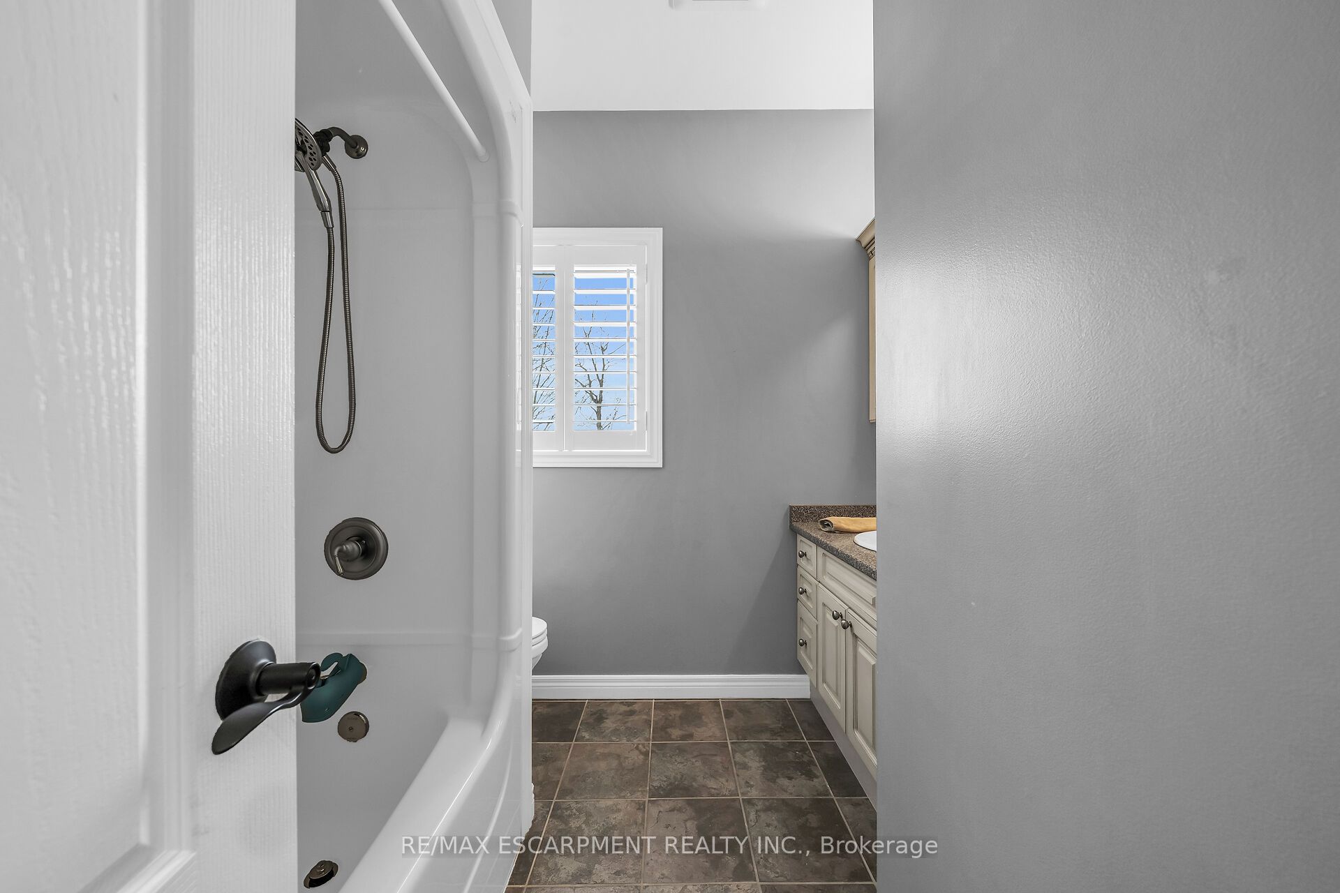 92 Celtic Drive Property Photo 14