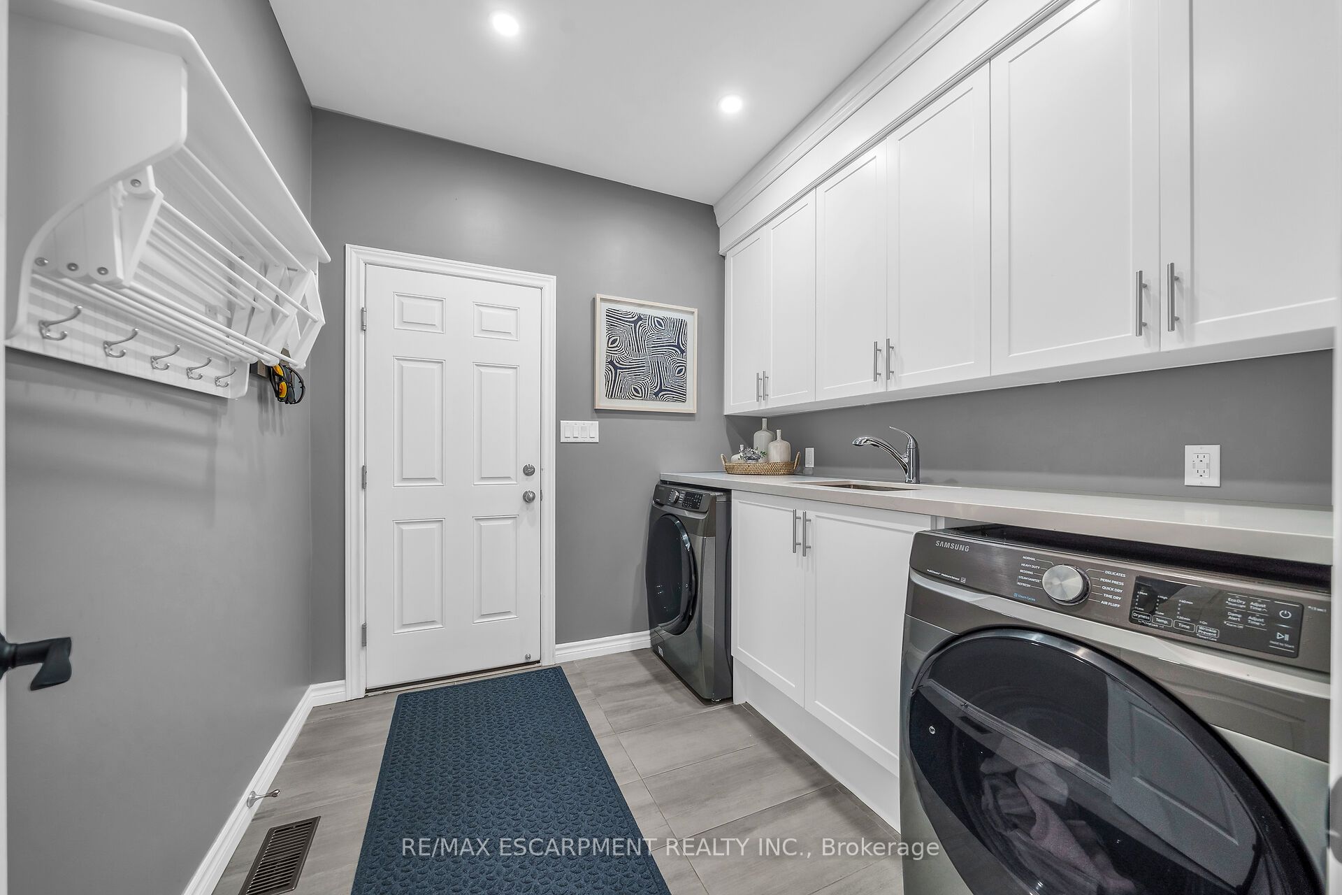 92 Celtic Drive Property Photo 16