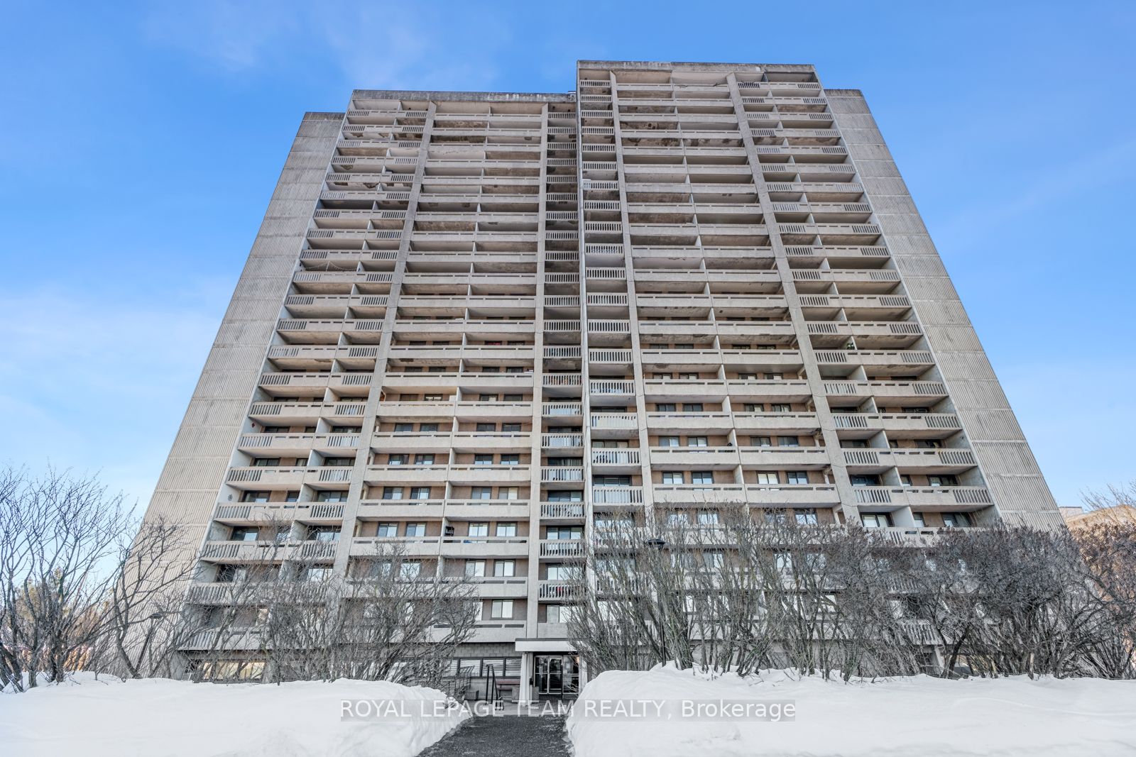 #2004 - 415 Greenview Avenue Property Photo 1