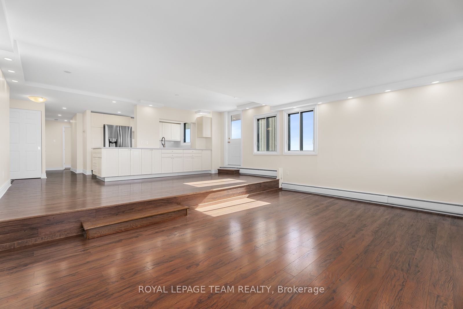 #2004 - 415 Greenview Avenue Property Photo 4