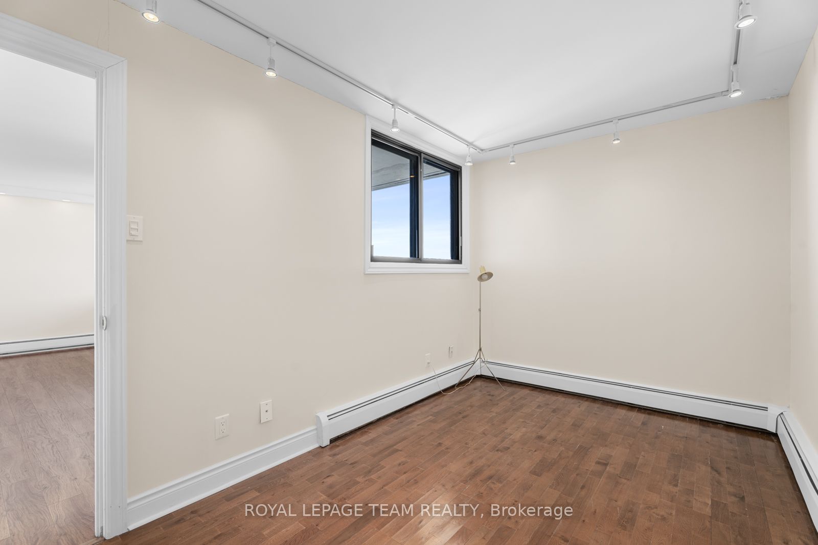 #2004 - 415 Greenview Avenue Property Photo 11