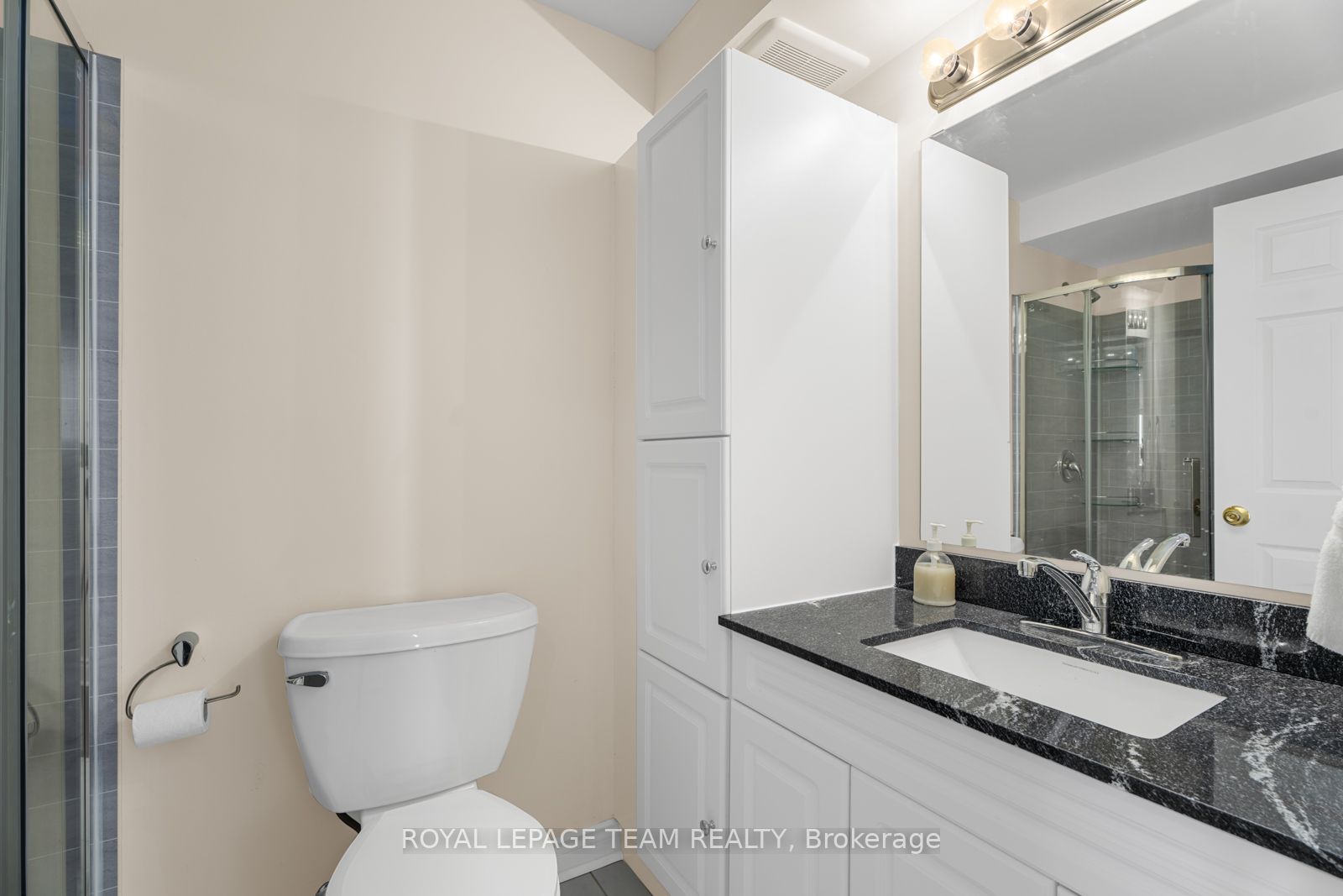 #2004 - 415 Greenview Avenue Property Photo 14