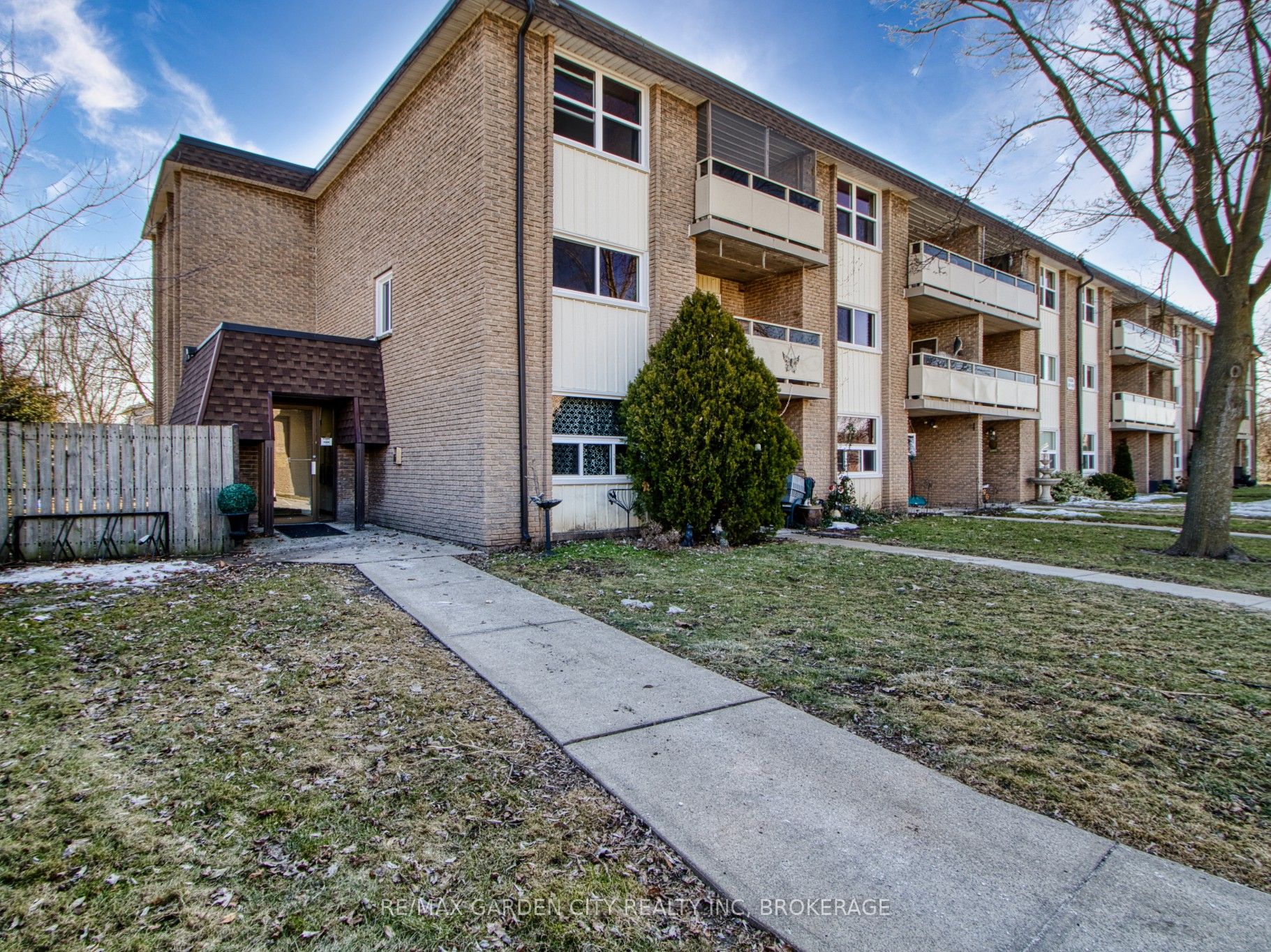 #312 - 41 Rykert Street Property Photo 1