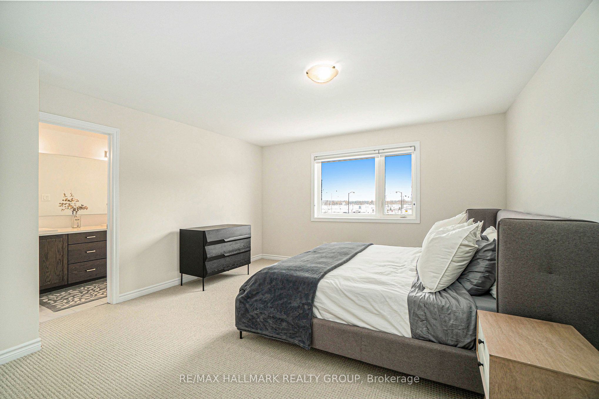 958 Socca Crescent Property Photo 14