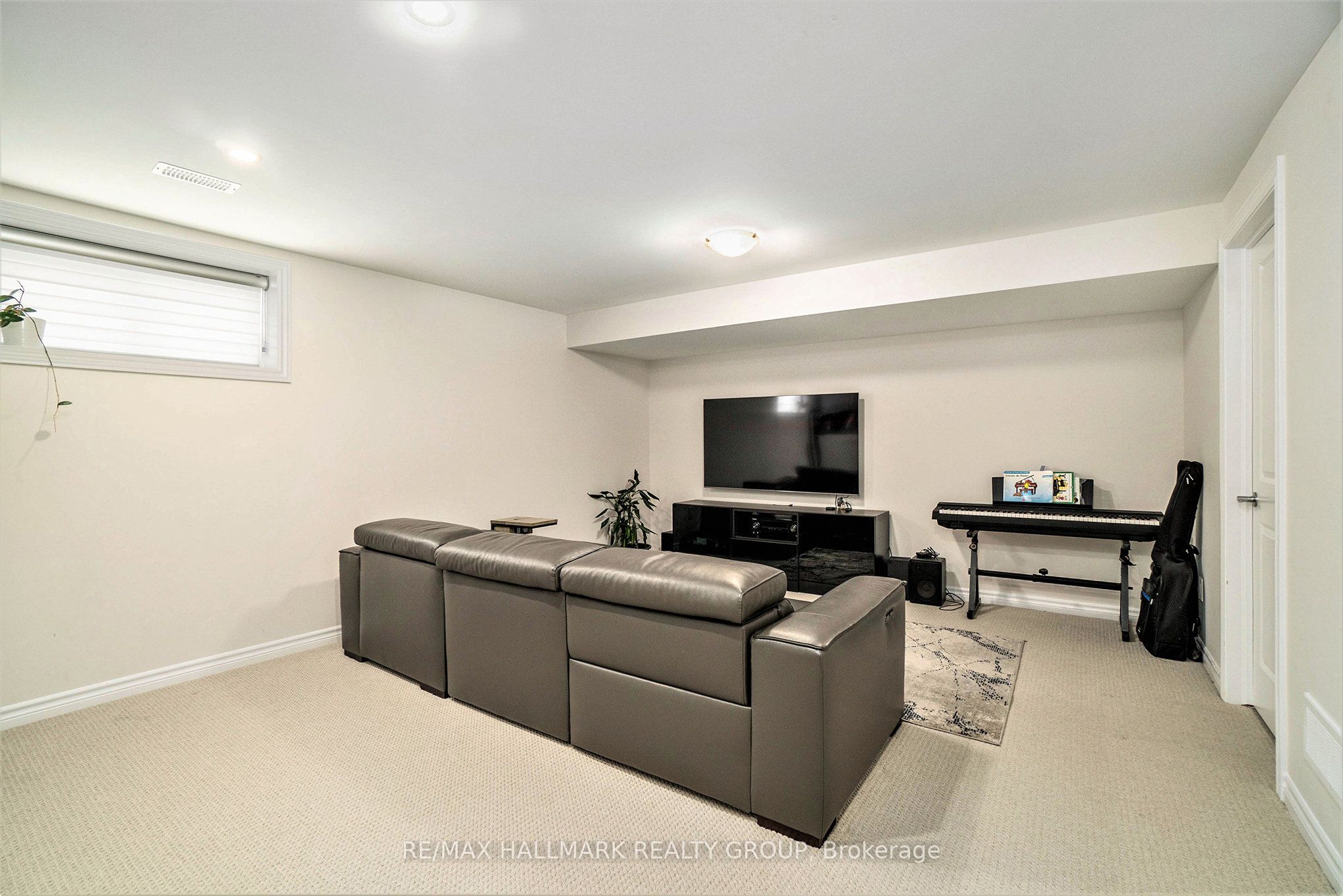 958 Socca Crescent Property Photo 22