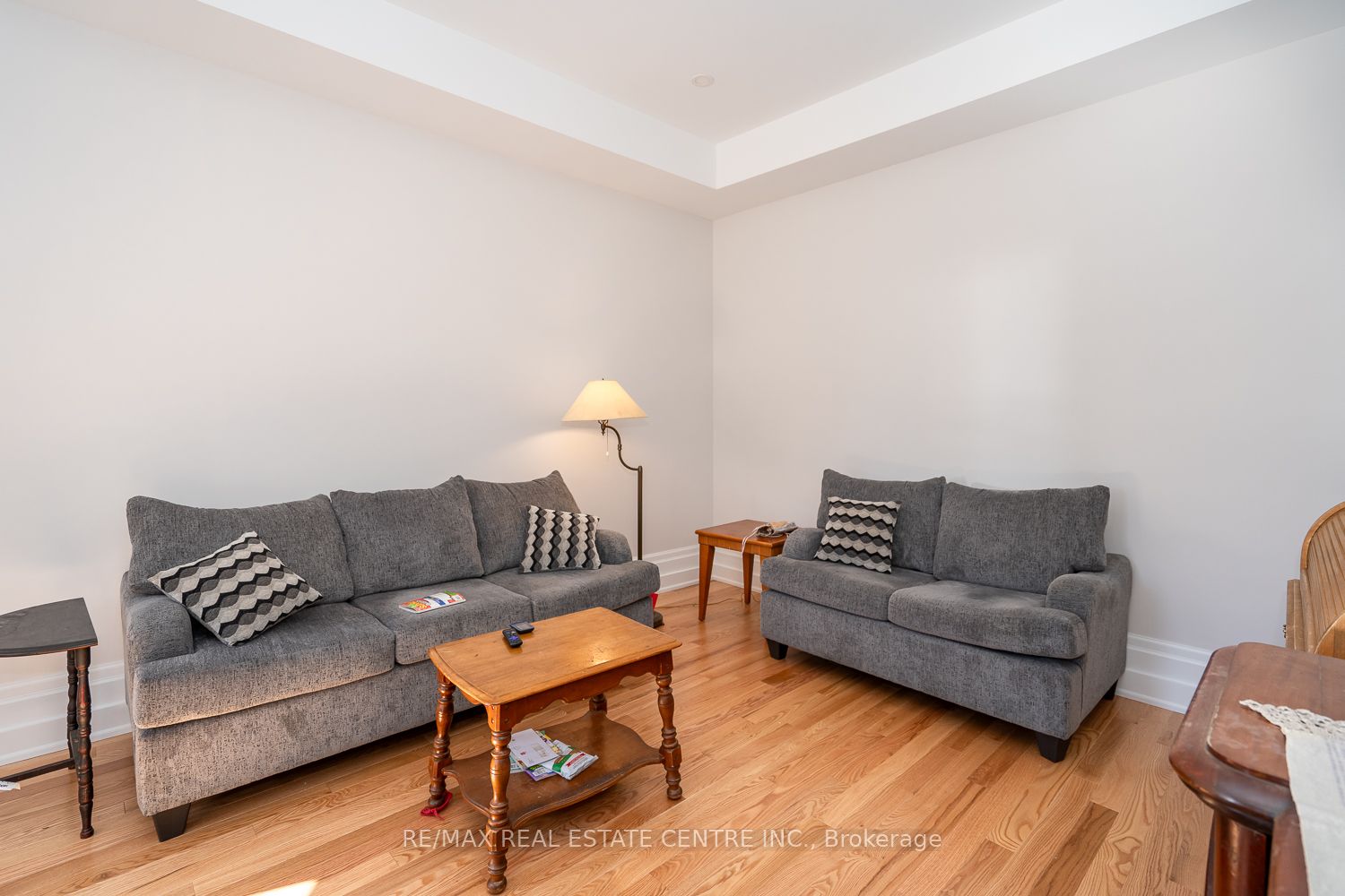 154 Main Street W Property Photo 7