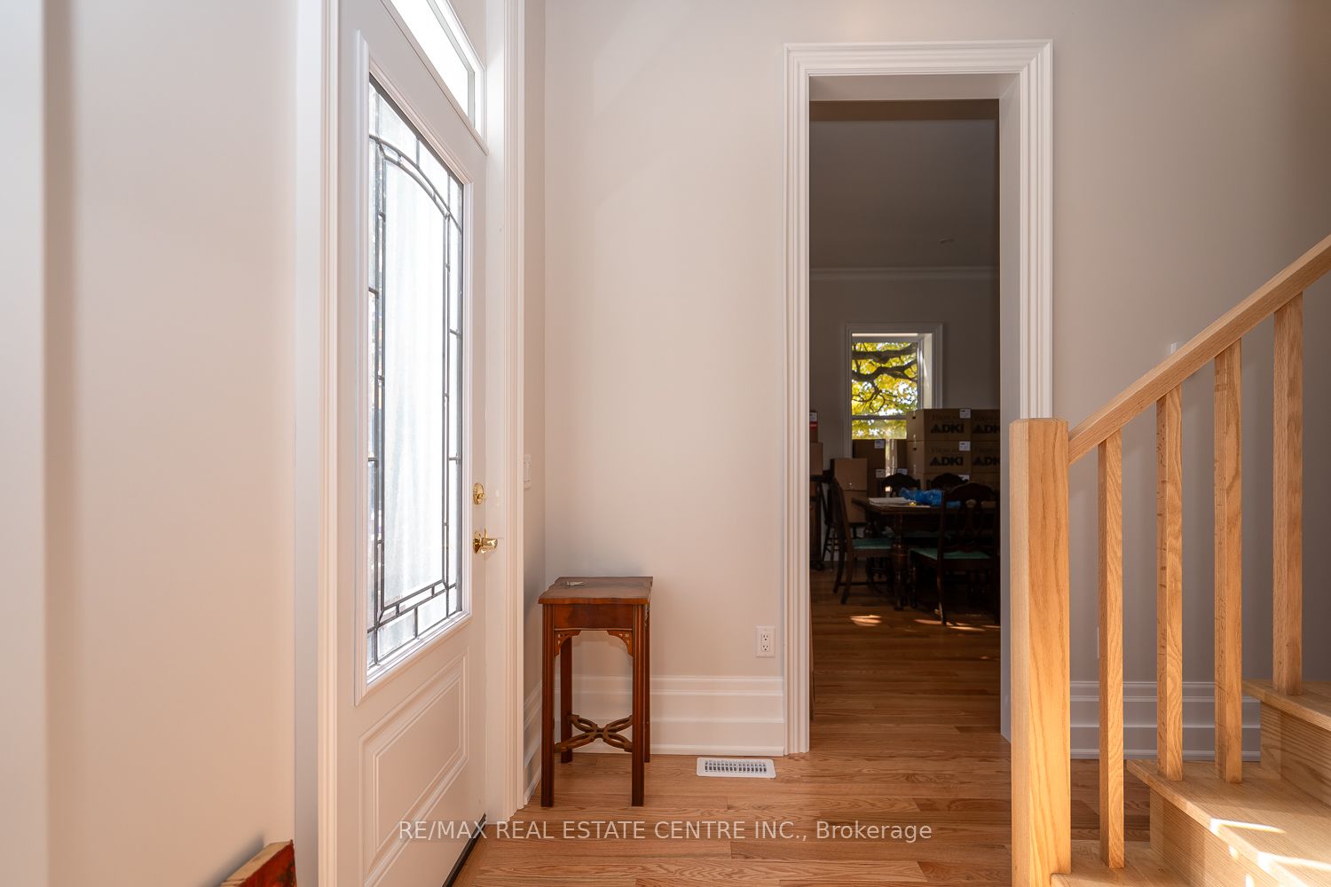 154 Main Street W Property Photo 9