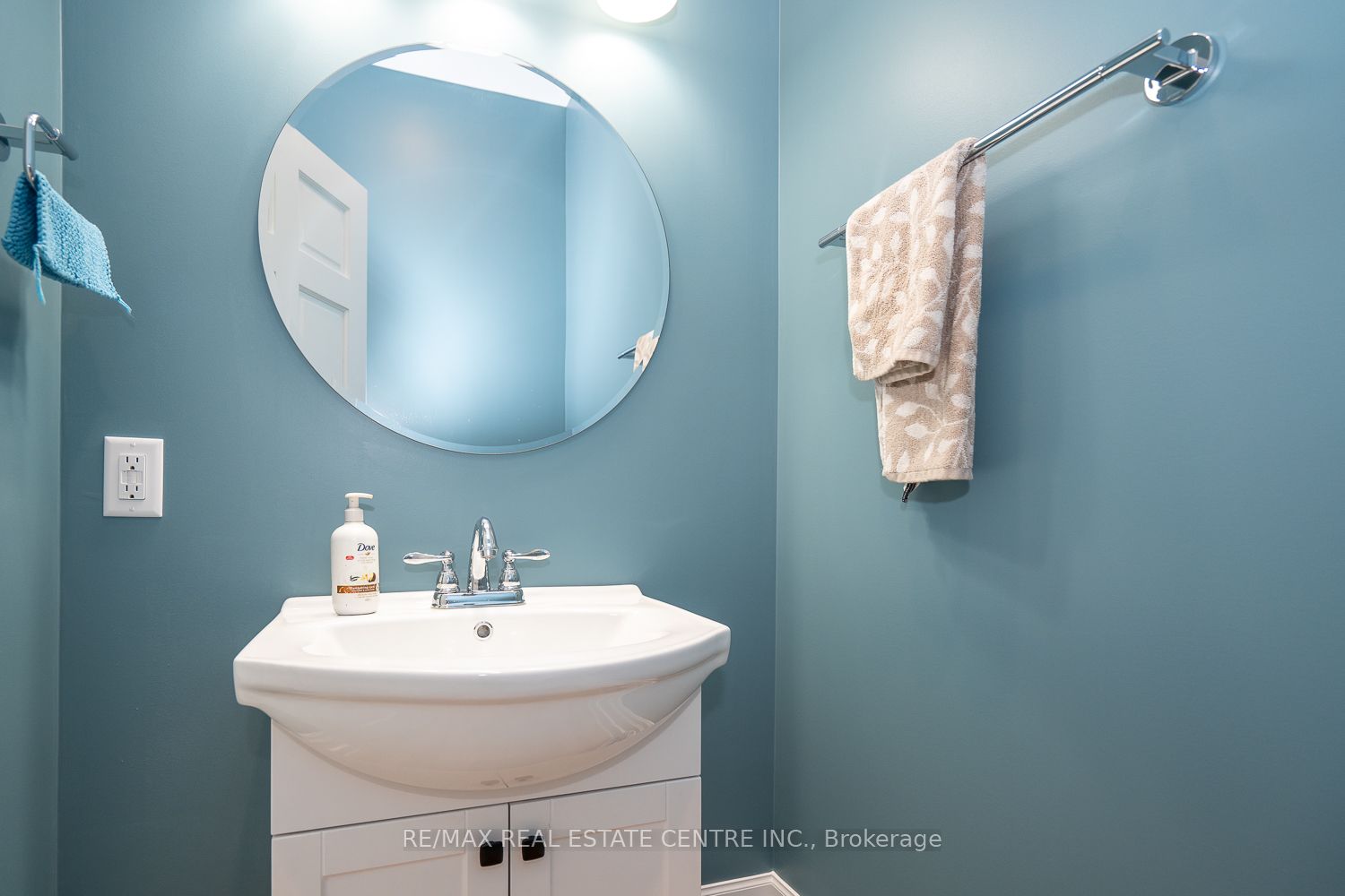 154 Main Street W Property Photo 13
