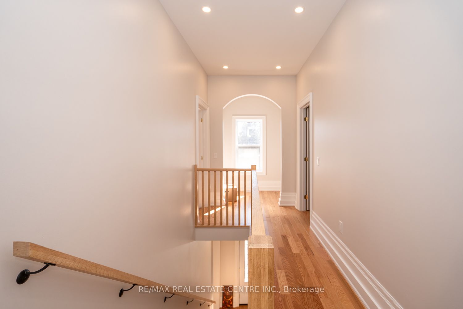 154 Main Street W Property Photo 21