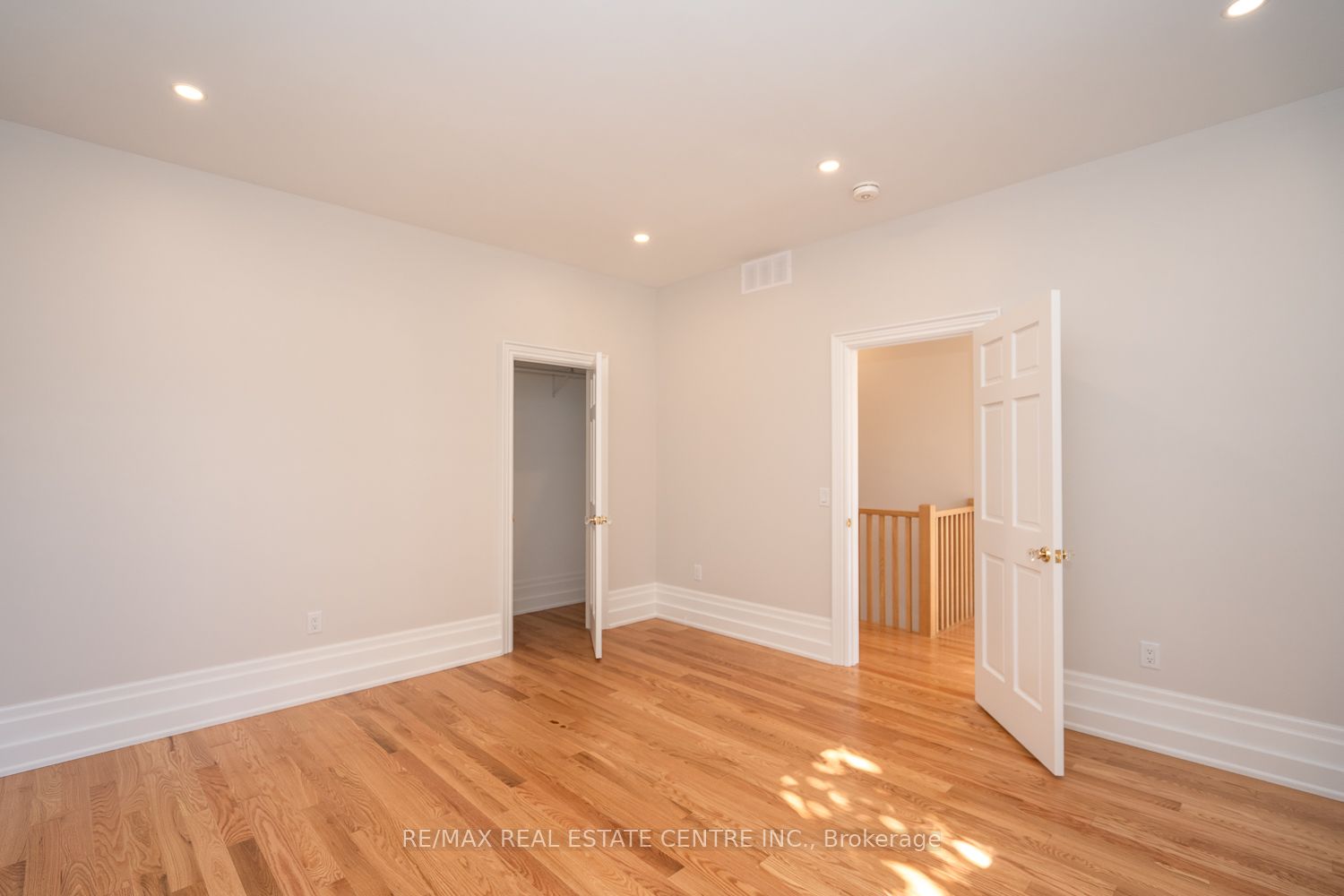 154 Main Street W Property Photo 29
