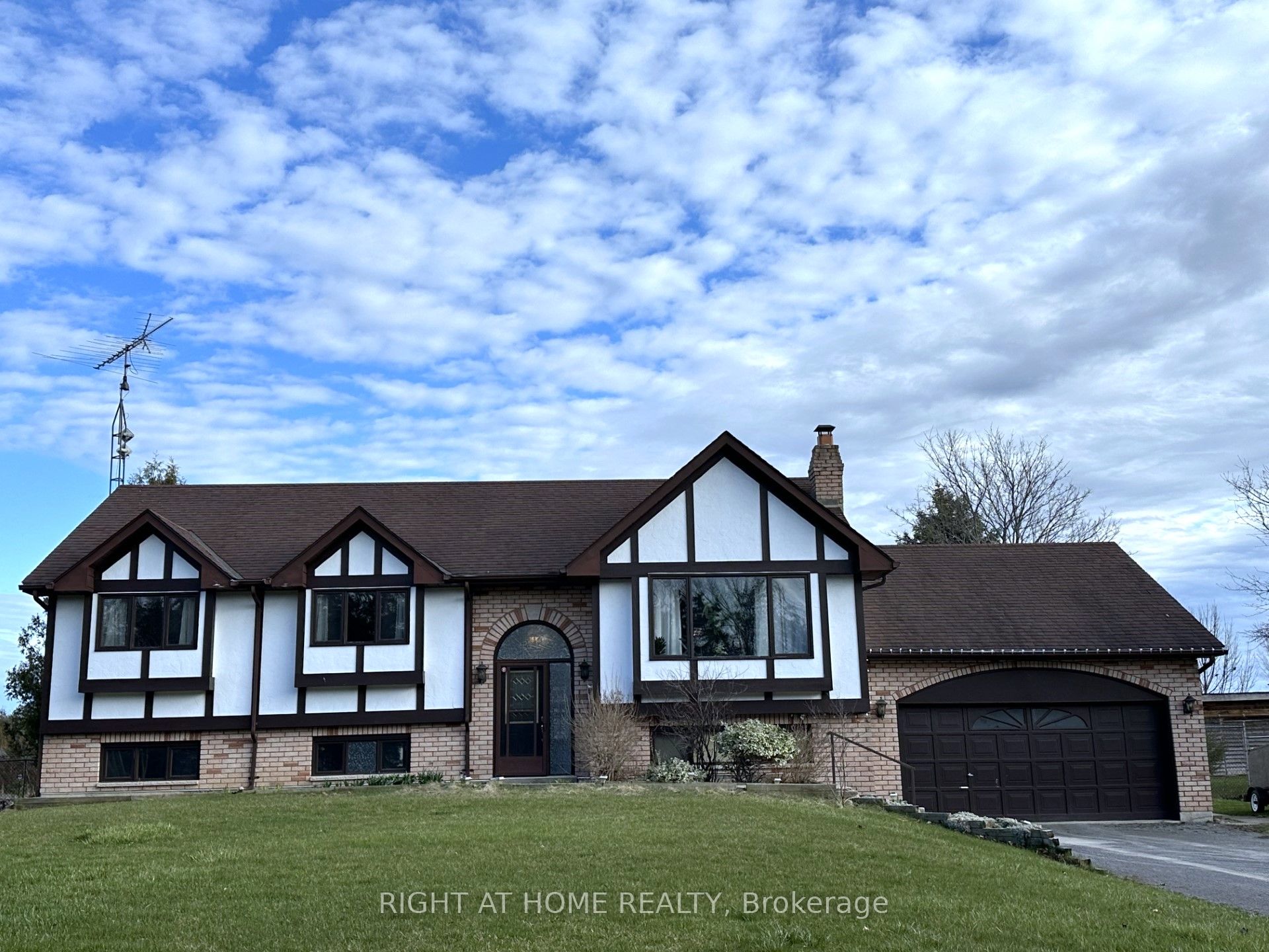 347 County Rd 19 Property Photo