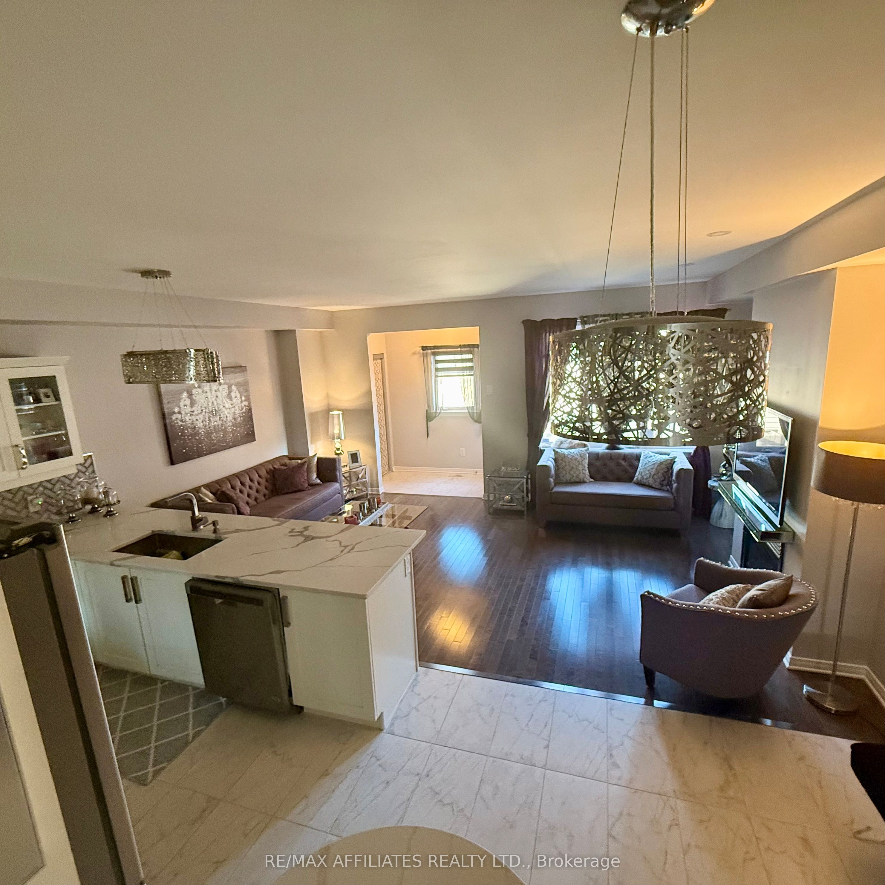 246 Longfields Drive Property Photo 4