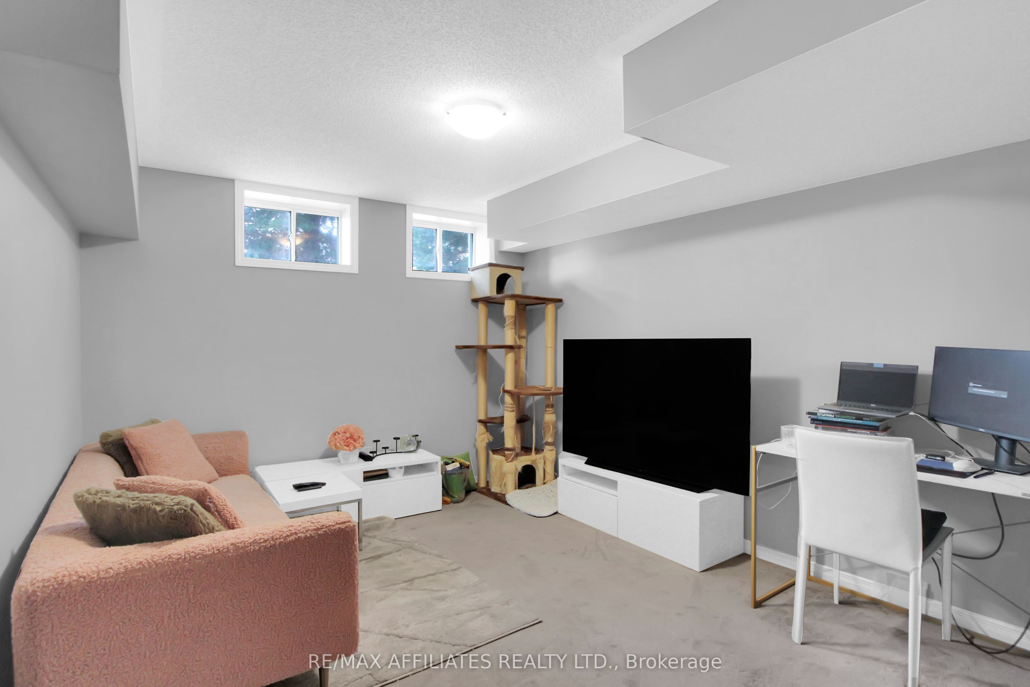 246 Longfields Drive Property Photo 22