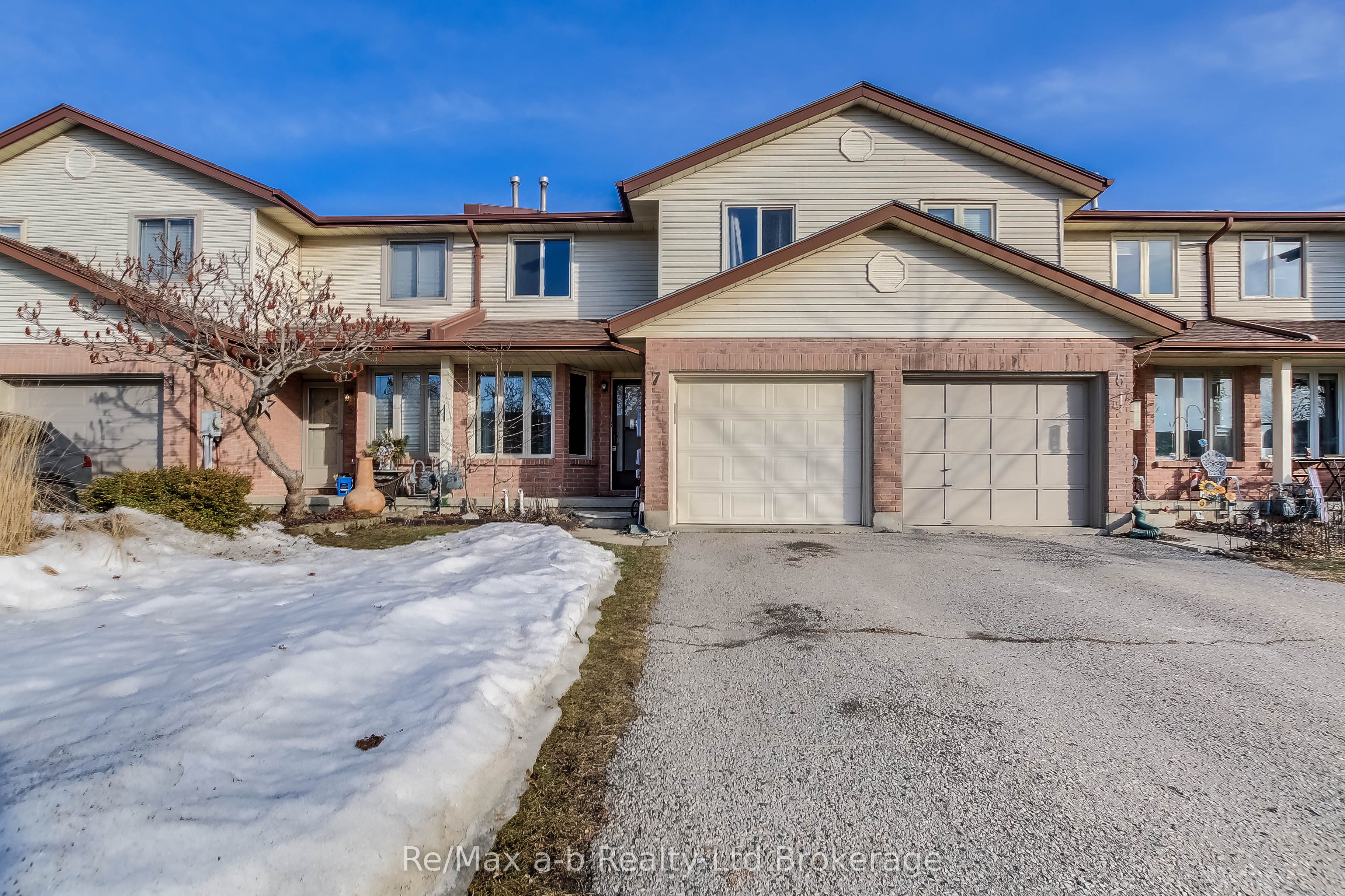 7 Conestoga Road Property Photo