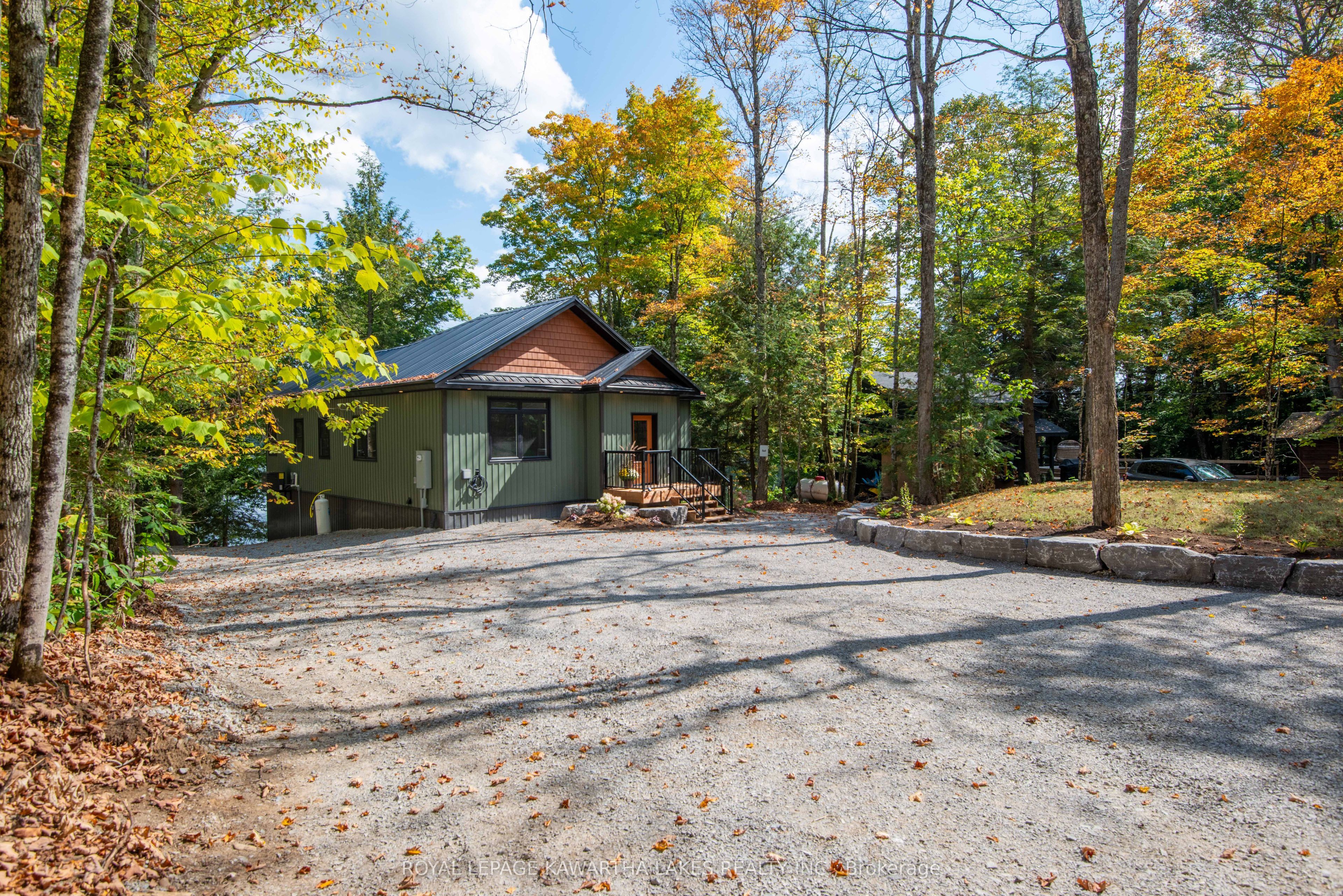 1215 Balmoral Lane Property Photo 3