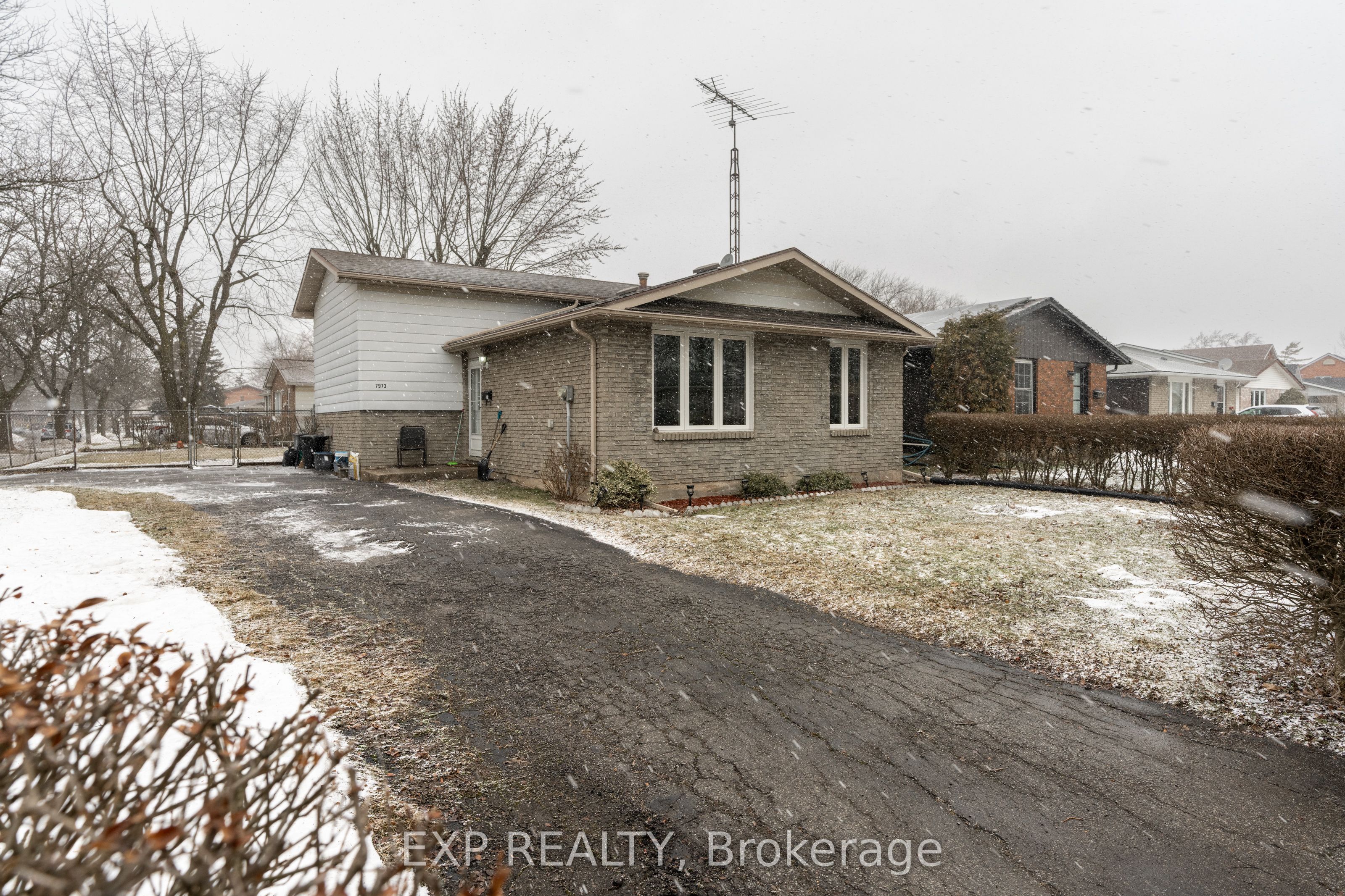 7973 Paddock Trail Drive Property Photo 1