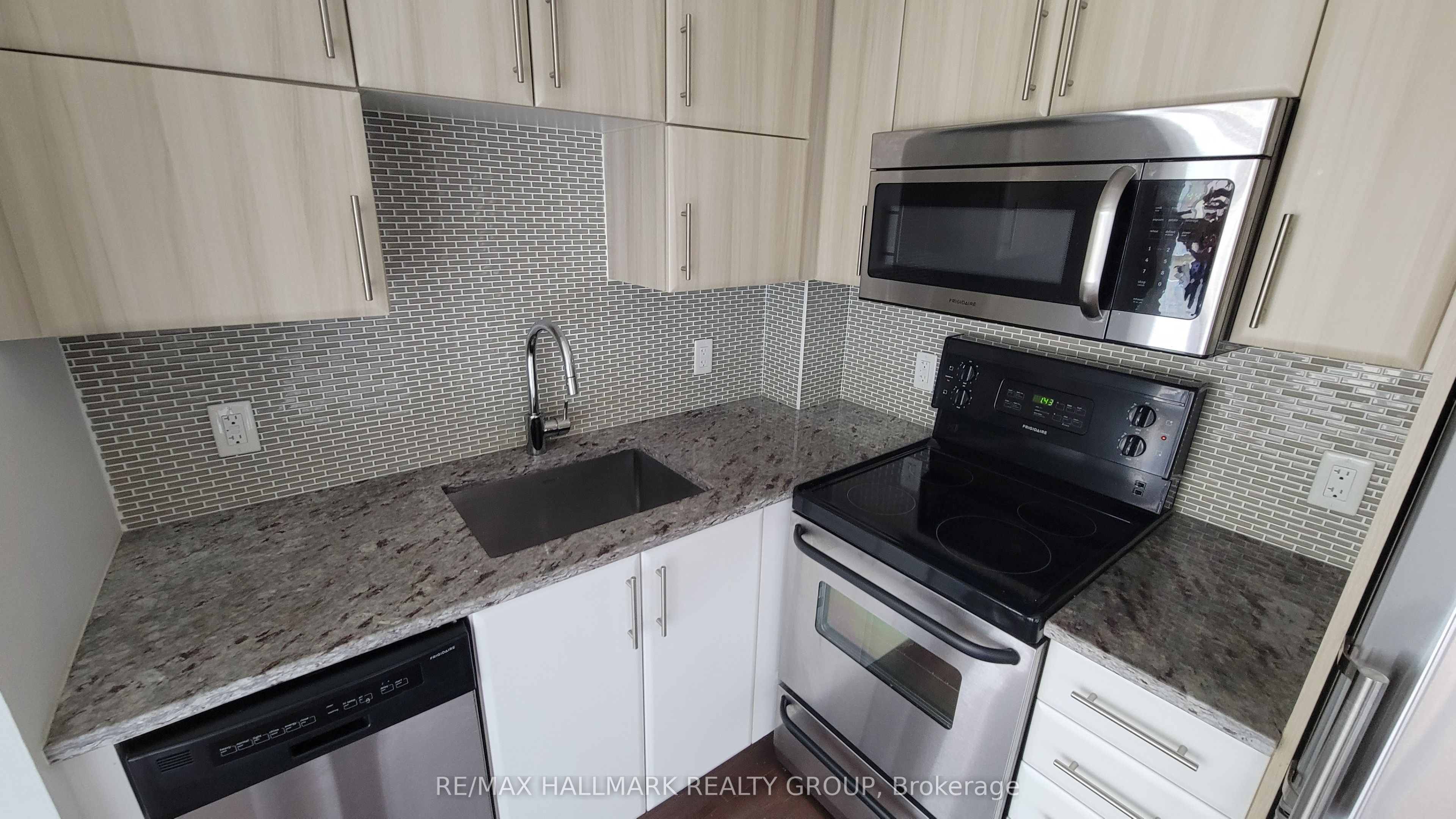 #705 - 179 Metcalfe Street Property Photo 5