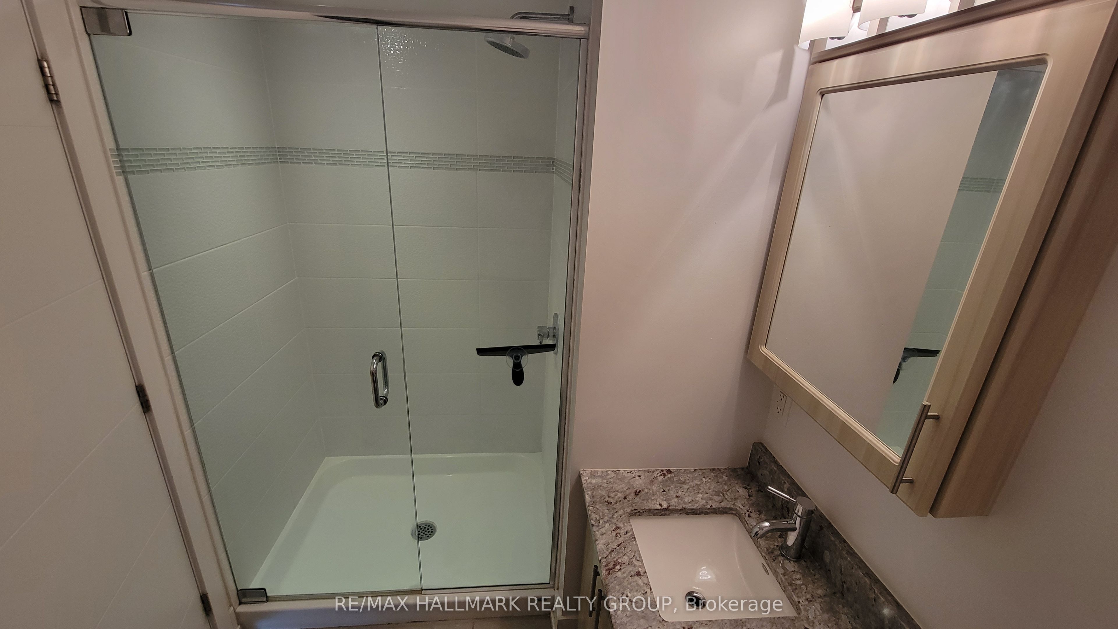 #705 - 179 Metcalfe Street Property Photo 9