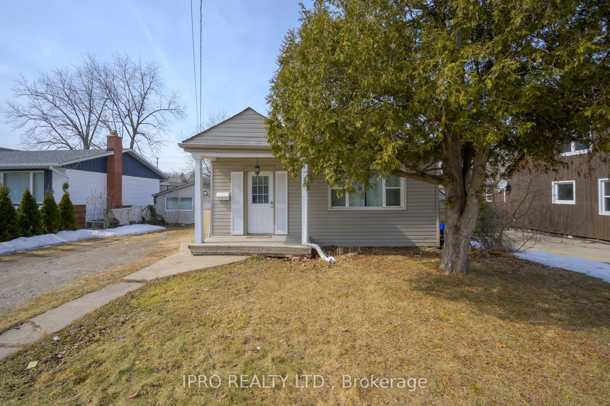 238 West 19th Street Property Photo 2