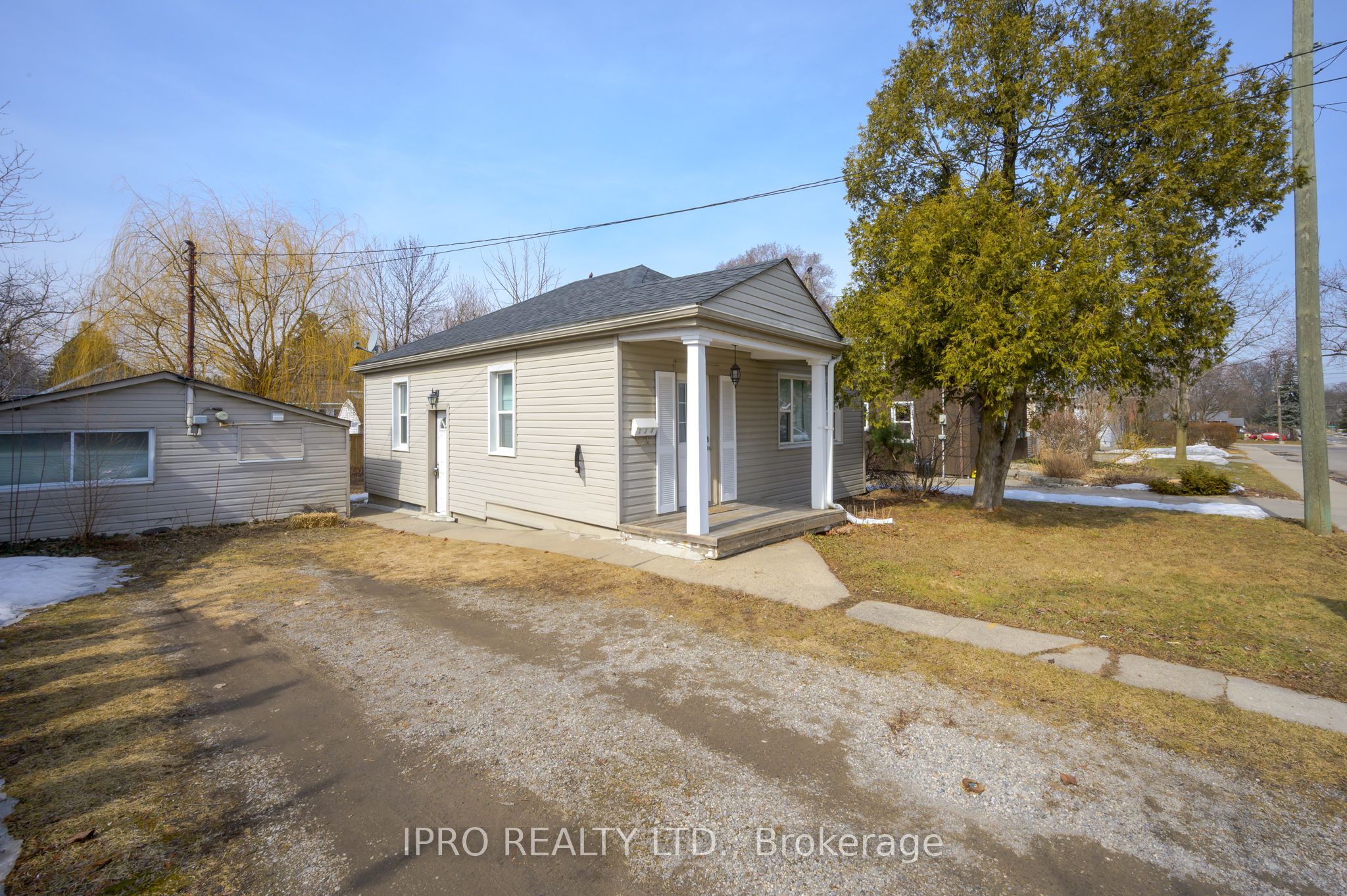 238 West 19th Street Property Photo 3