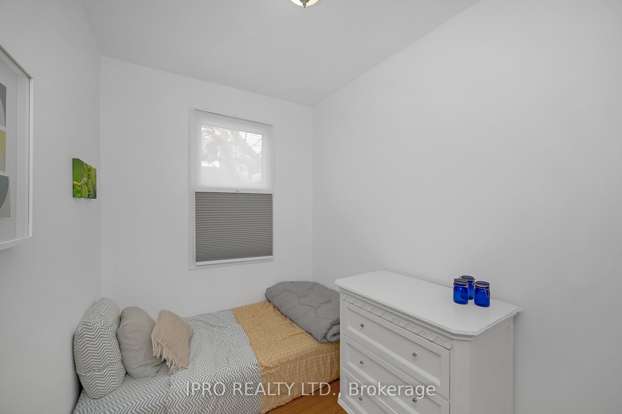 238 West 19th Street Property Photo 9
