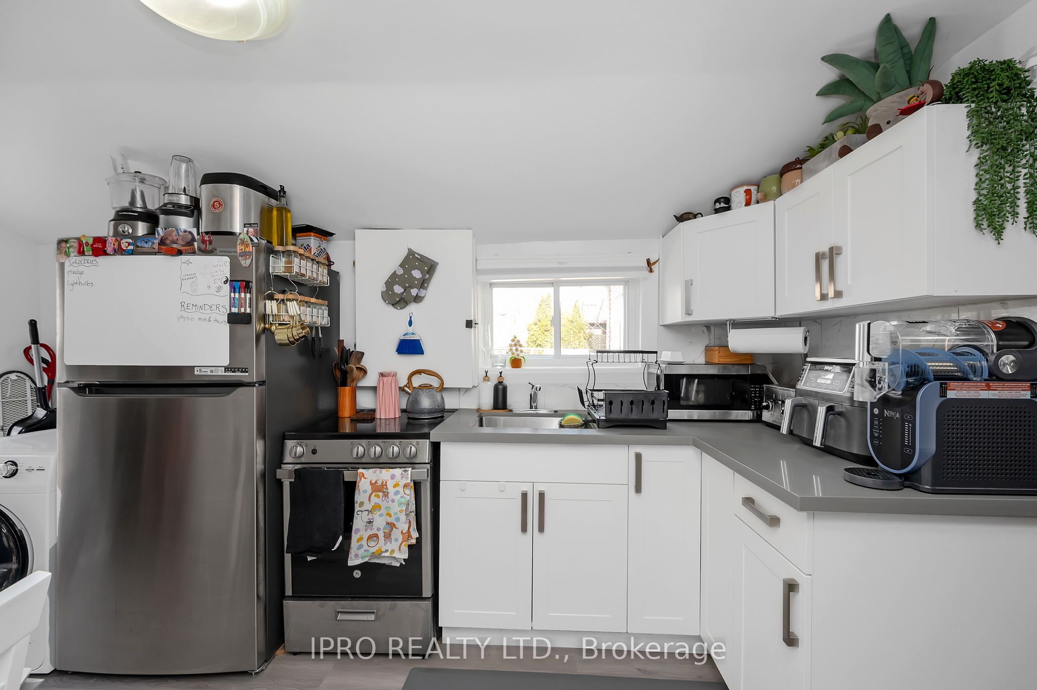 238 West 19th Street Property Photo 21