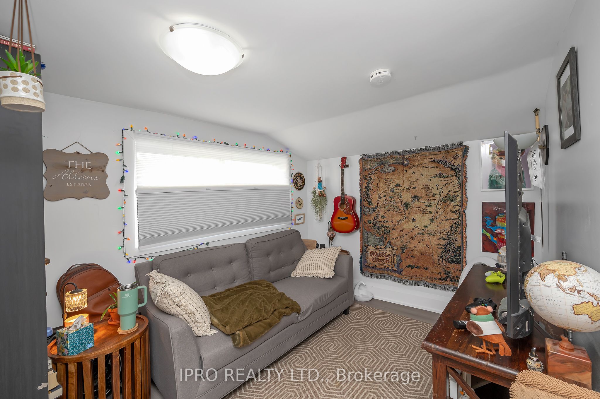 238 West 19th Street Property Photo 24
