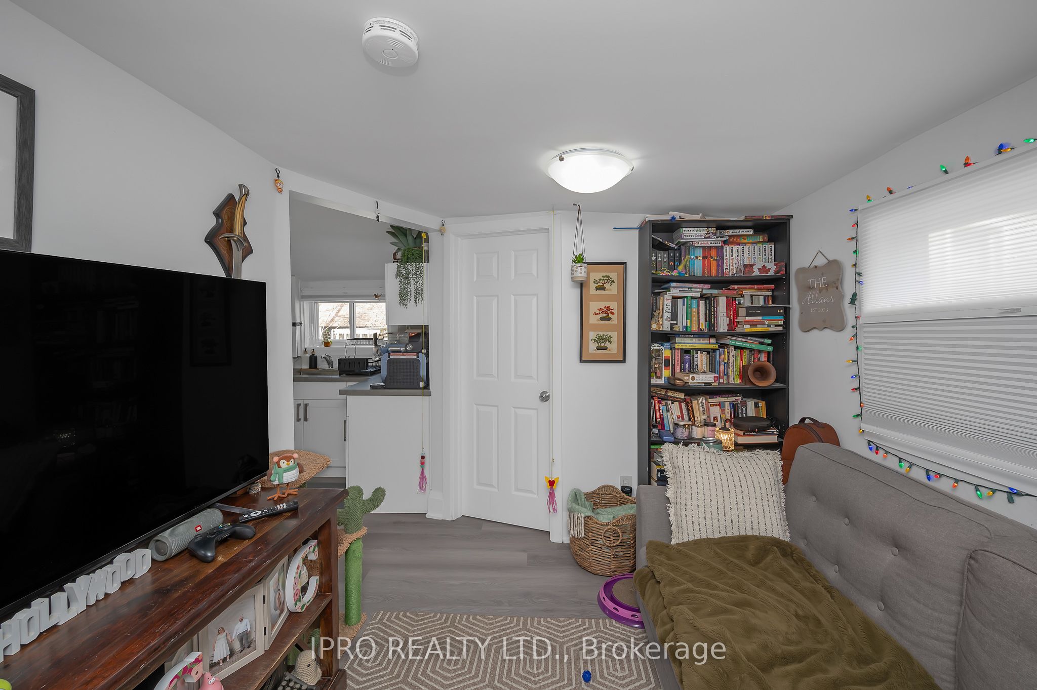 238 West 19th Street Property Photo 25
