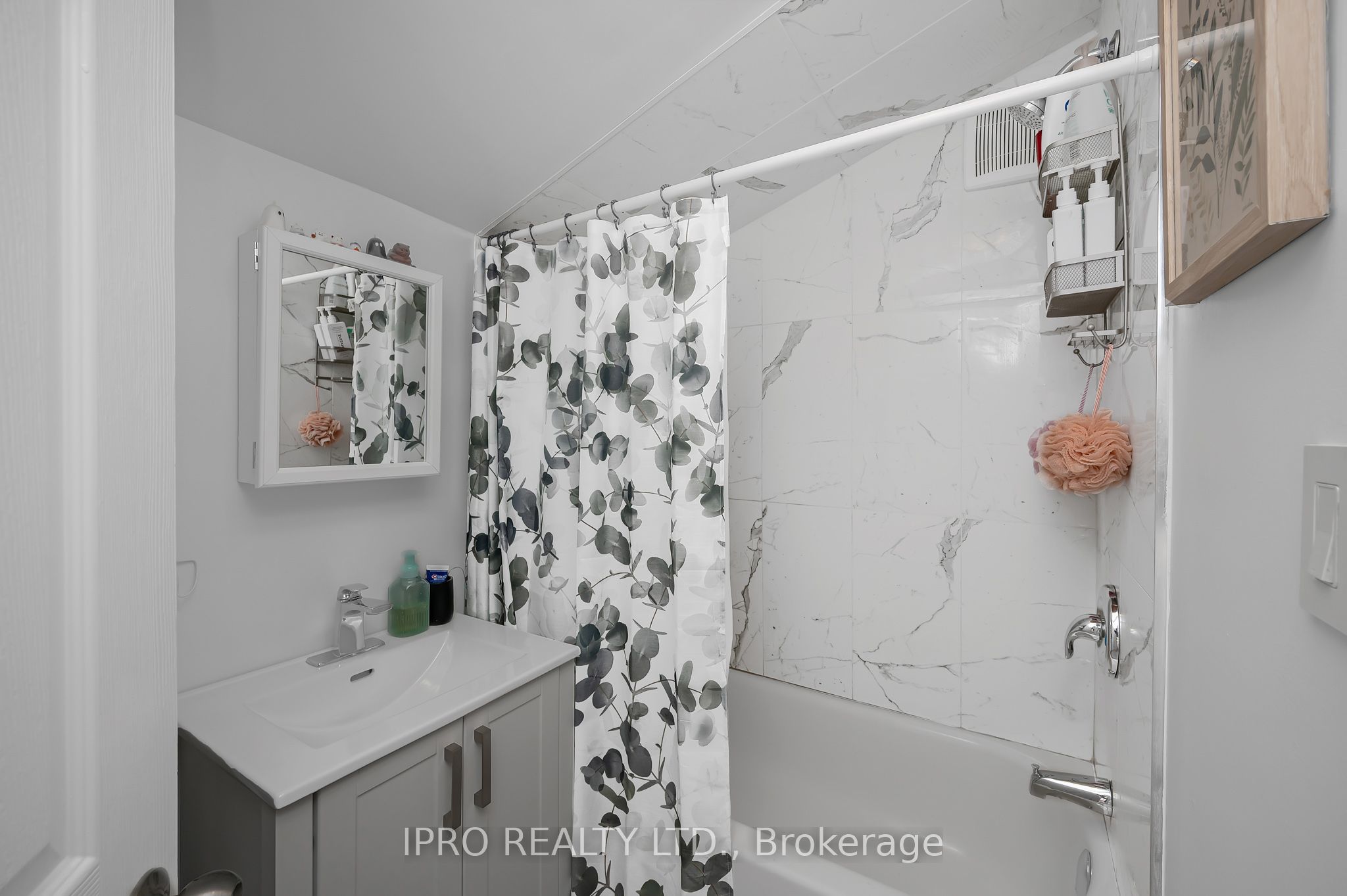 238 West 19th Street Property Photo 26